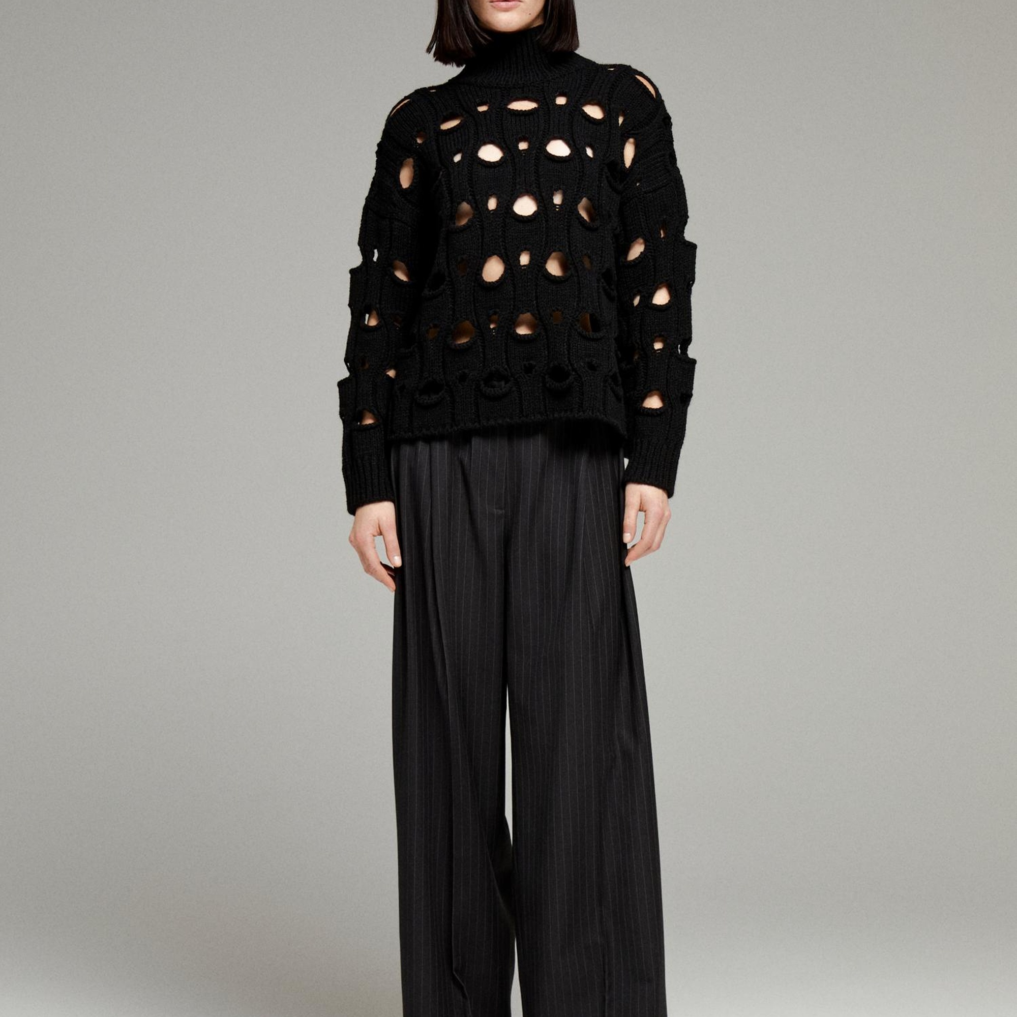 Kadın Siyah Yün Karışımlı Delik Detaylı Balıkçı Yaka Kazak