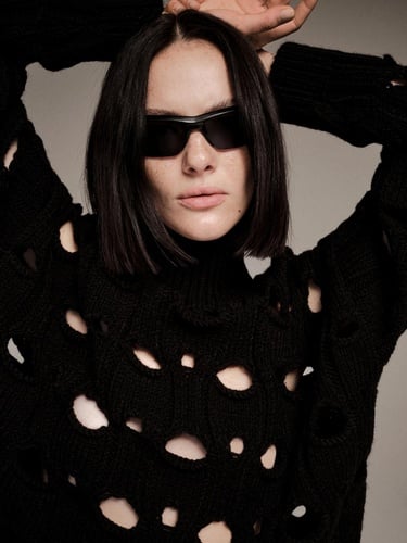  Kadın Siyah Yün Karışımlı Delik Detaylı Balıkçı Yaka Kazak