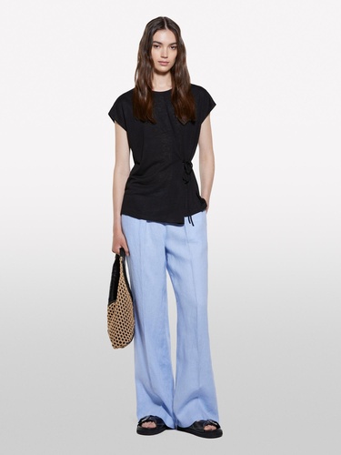  Kadın Siyah Viskoz Karışımlı Önü Bağlama Detaylı Regular Fit T-Shirt