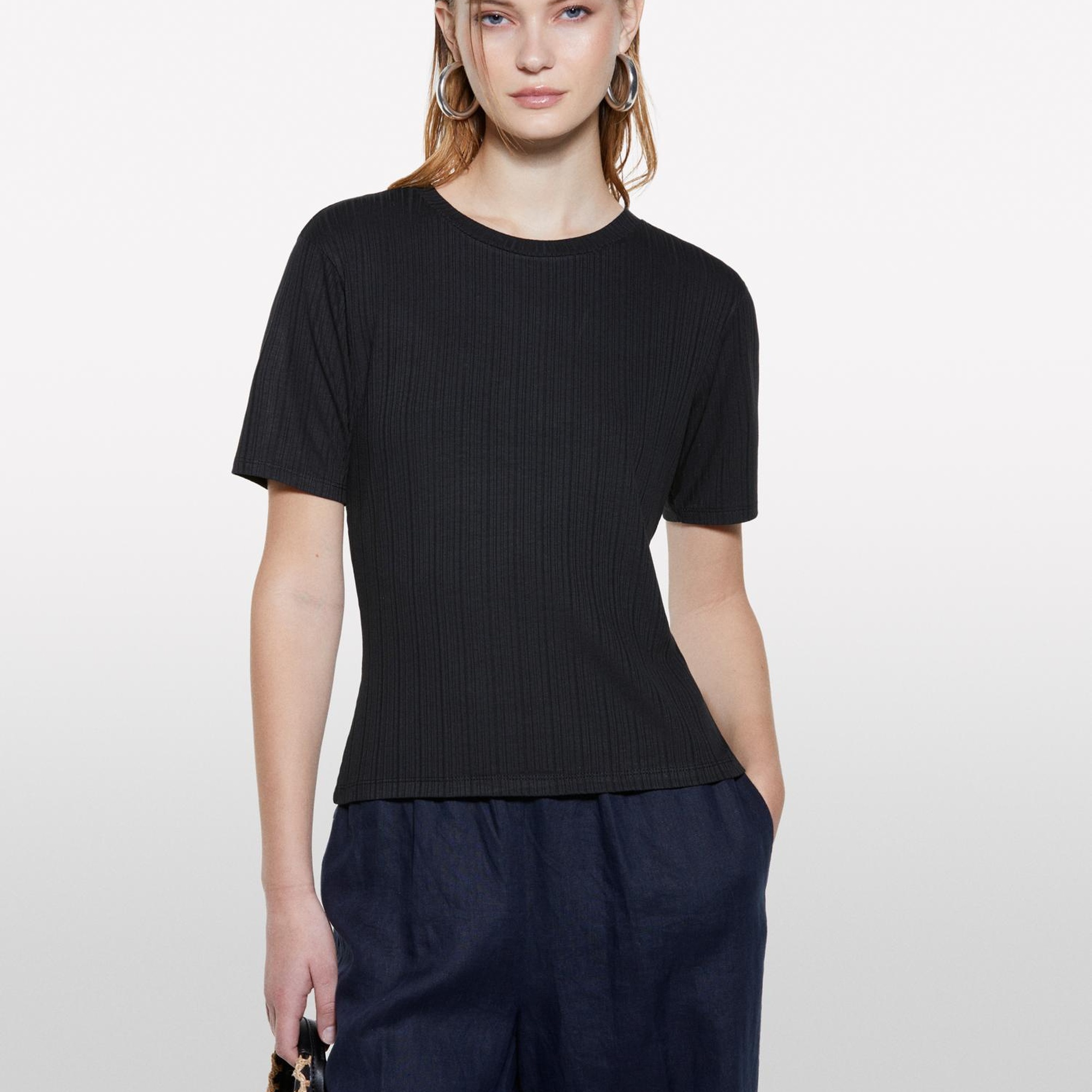 Kadın Siyah Viskoz Karışımlı Bisiklet Yaka Slim Fit T-Shirt