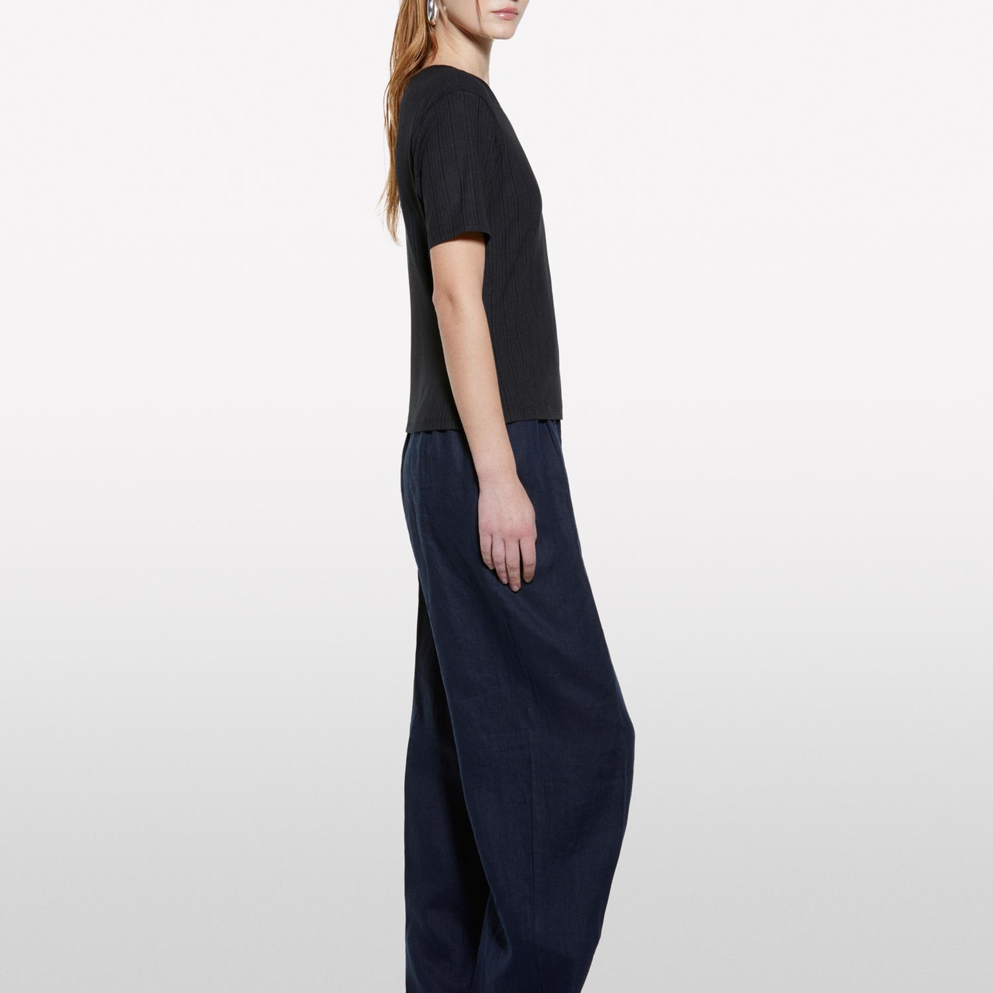 Kadın Siyah Viskoz Karışımlı Bisiklet Yaka Slim Fit T-Shirt