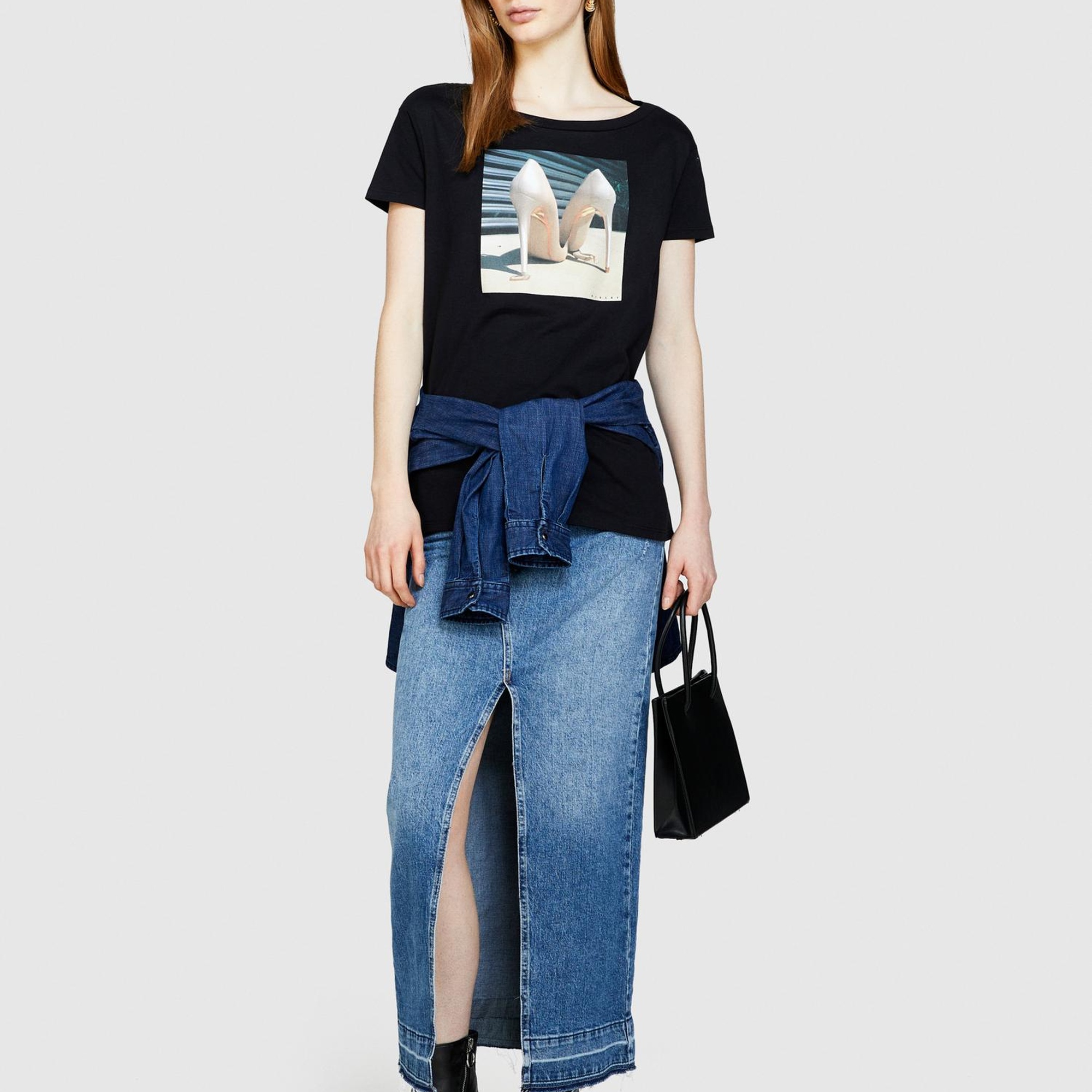 Kadın Siyah %100 Pamuk Fotoğraf Baskılı Geniş Yaka T-Shirt