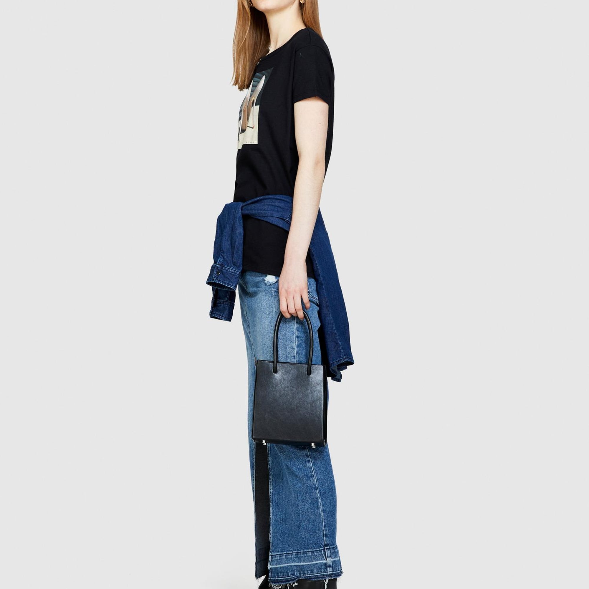 Kadın Siyah %100 Pamuk Fotoğraf Baskılı Geniş Yaka T-Shirt