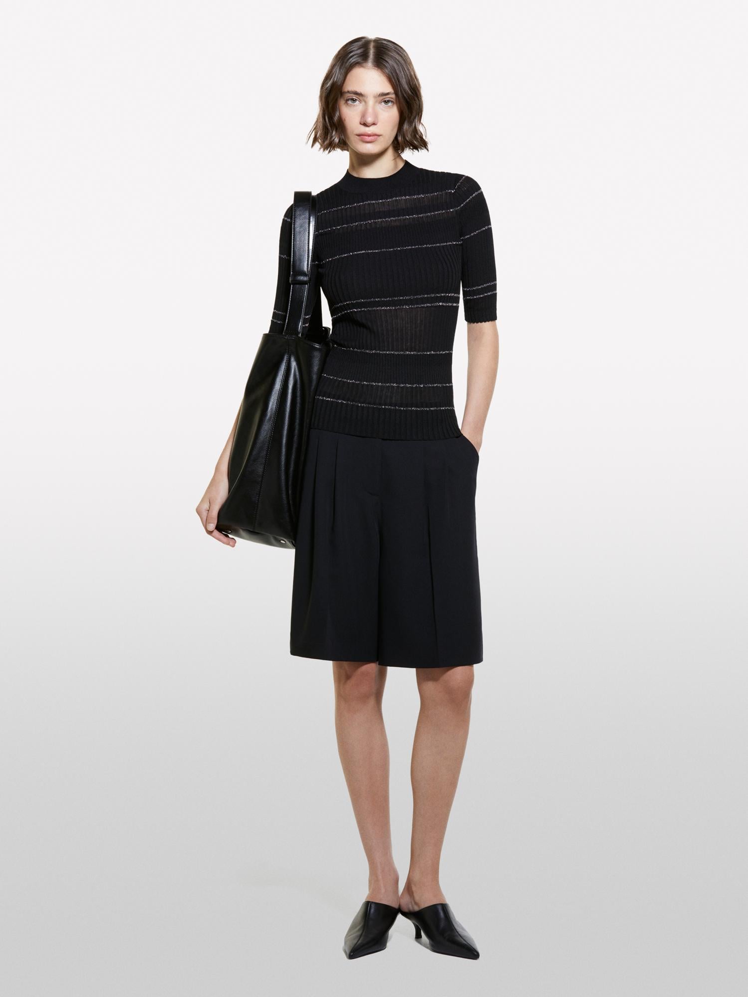  Kadın Gri Çizgili Viskoz ve Pamuk Karışımlı Çizgi Detaylı Truvakar Kol Kazak