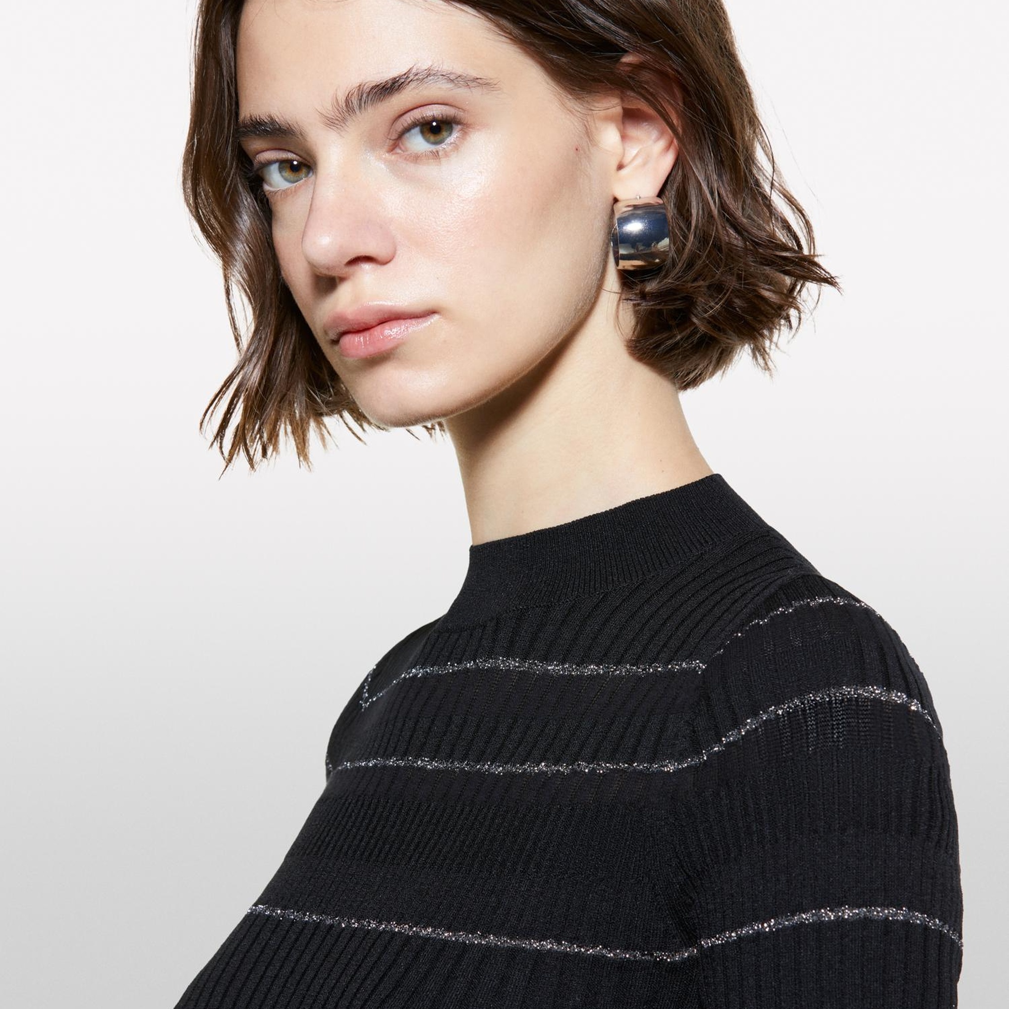 Kadın Gri Çizgili Viskoz ve Pamuk Karışımlı Çizgi Detaylı Truvakar Kol Kazak