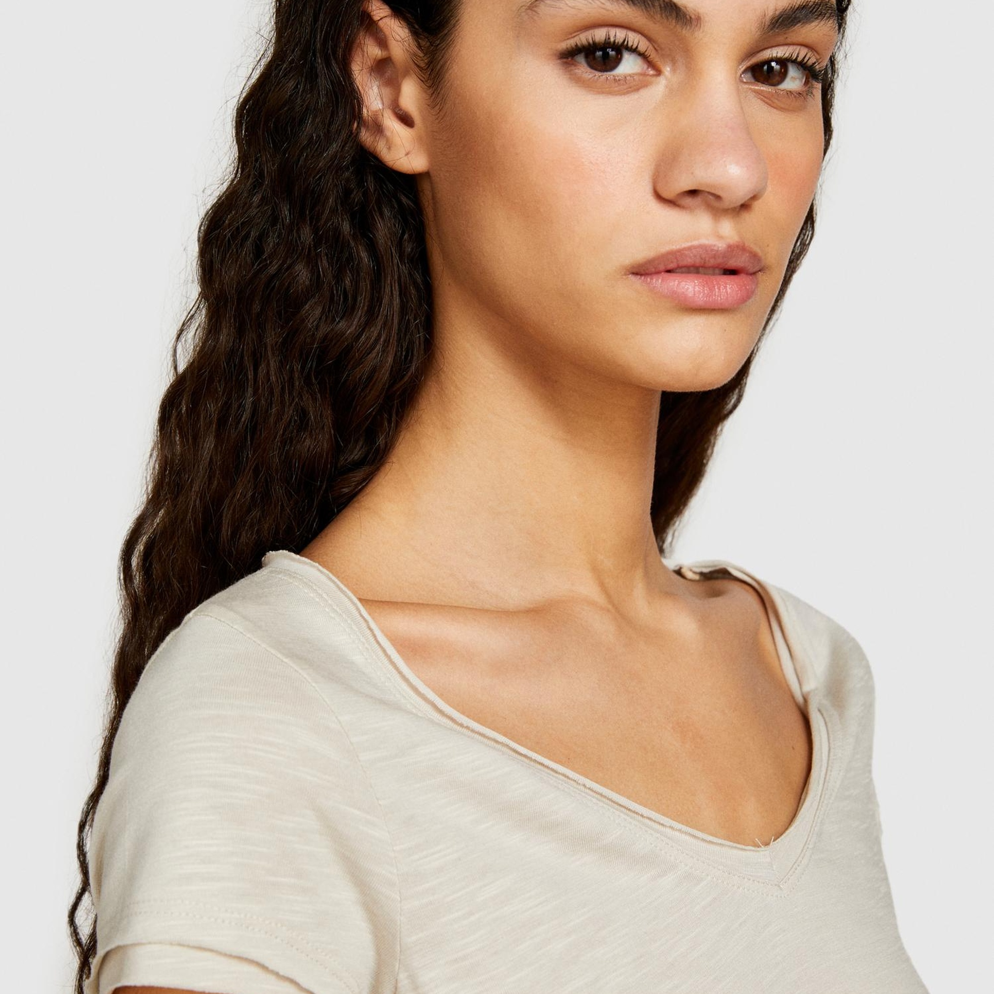 Kadın Bej Pamuk Modal Karışımlı V Yaka T-Shirt