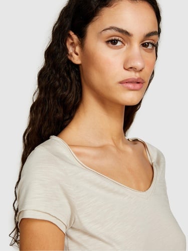  Kadın Bej Pamuk Modal Karışımlı V Yaka T-Shirt