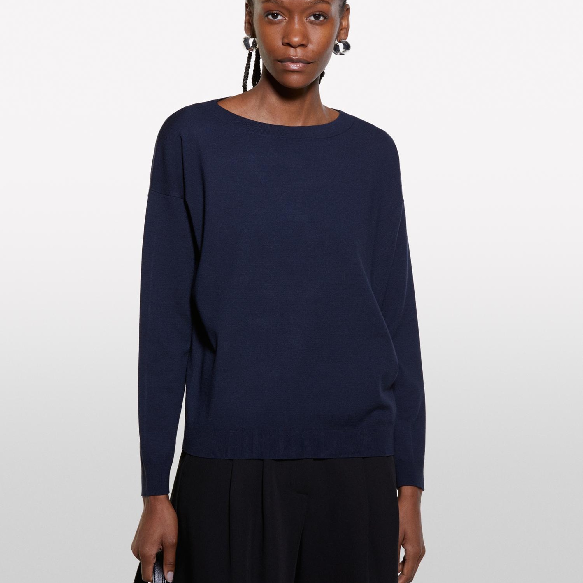 Kadın Lacivert Viskoz Karışımlı Normal Kesim Düz Kayık Yaka Kazak