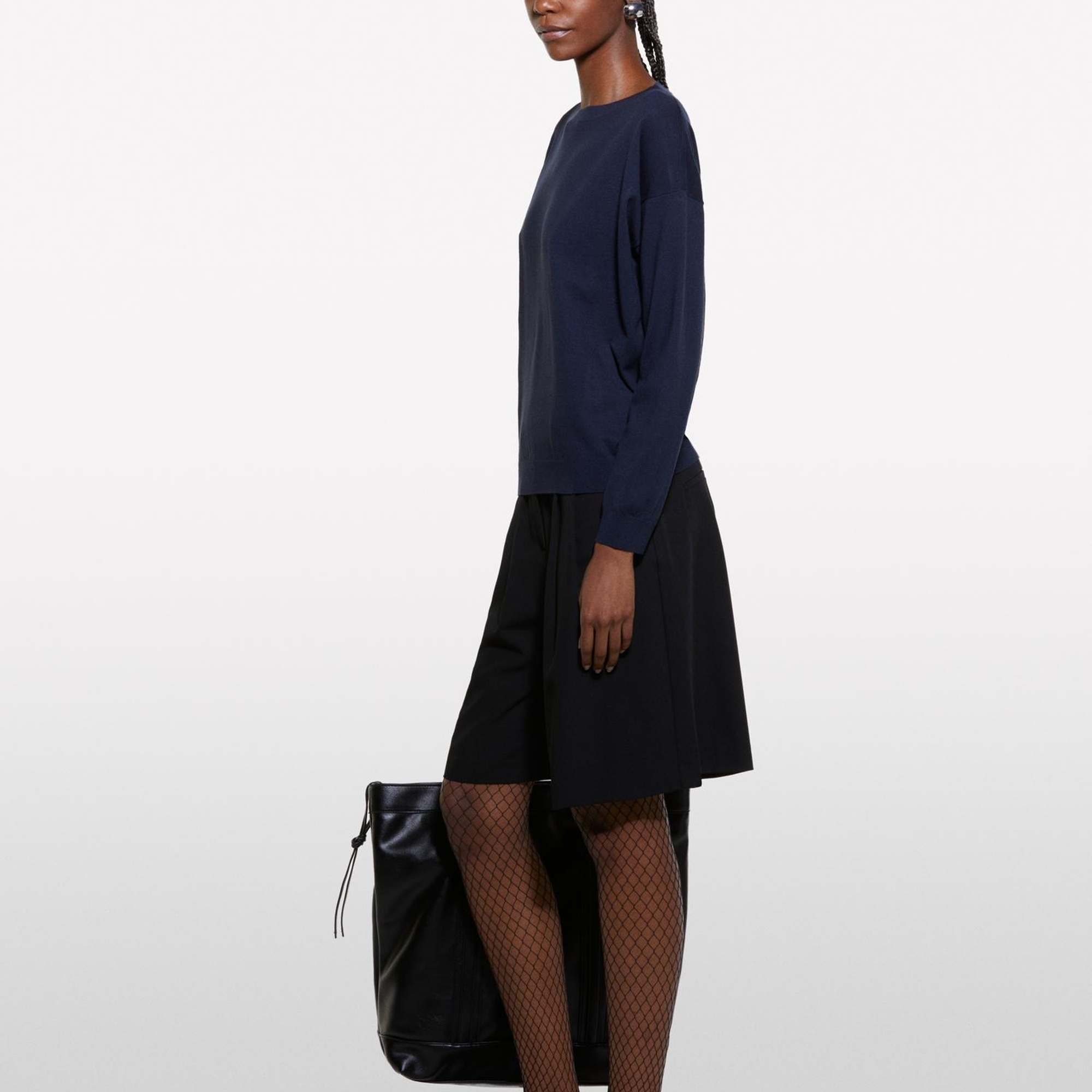 Kadın Lacivert Viskoz Karışımlı Normal Kesim Düz Kayık Yaka Kazak