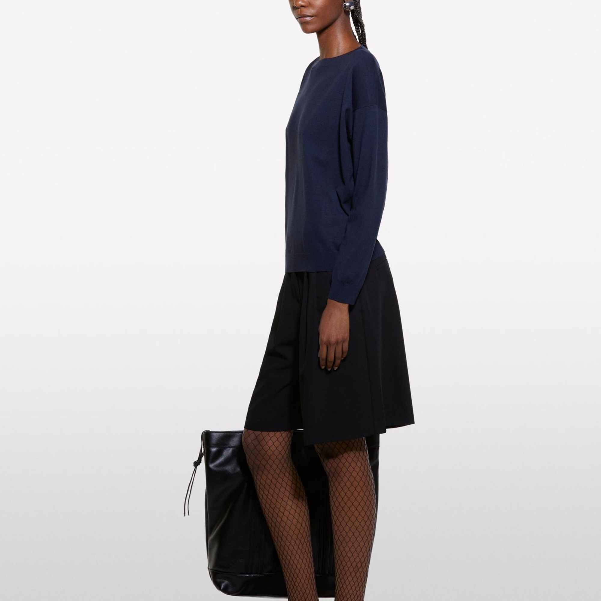 Kadın Lacivert Viskoz Karışımlı Normal Kesim Düz Kayık Yaka Kazak