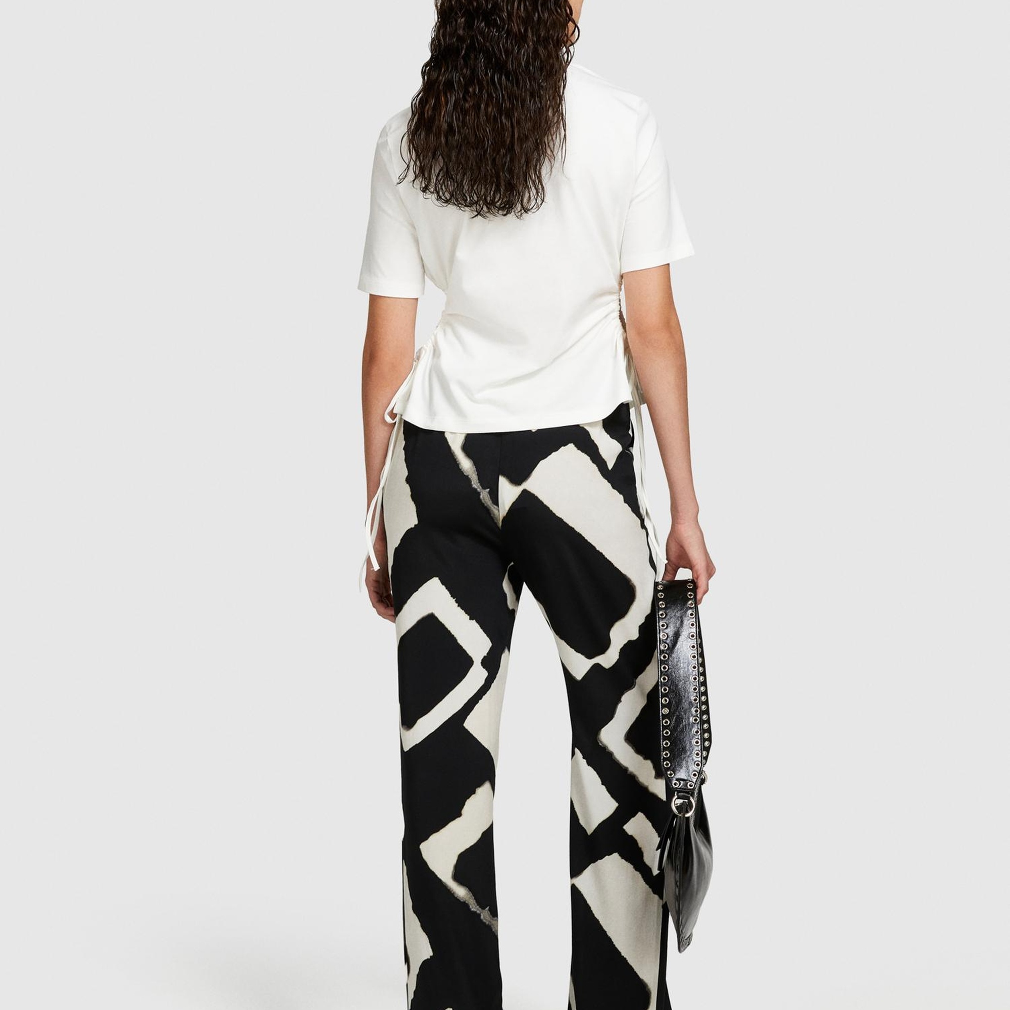 Kadın Beyaz Streç Pamuklu Yanları Büzgülü Bisiklet Yaka T-Shirt