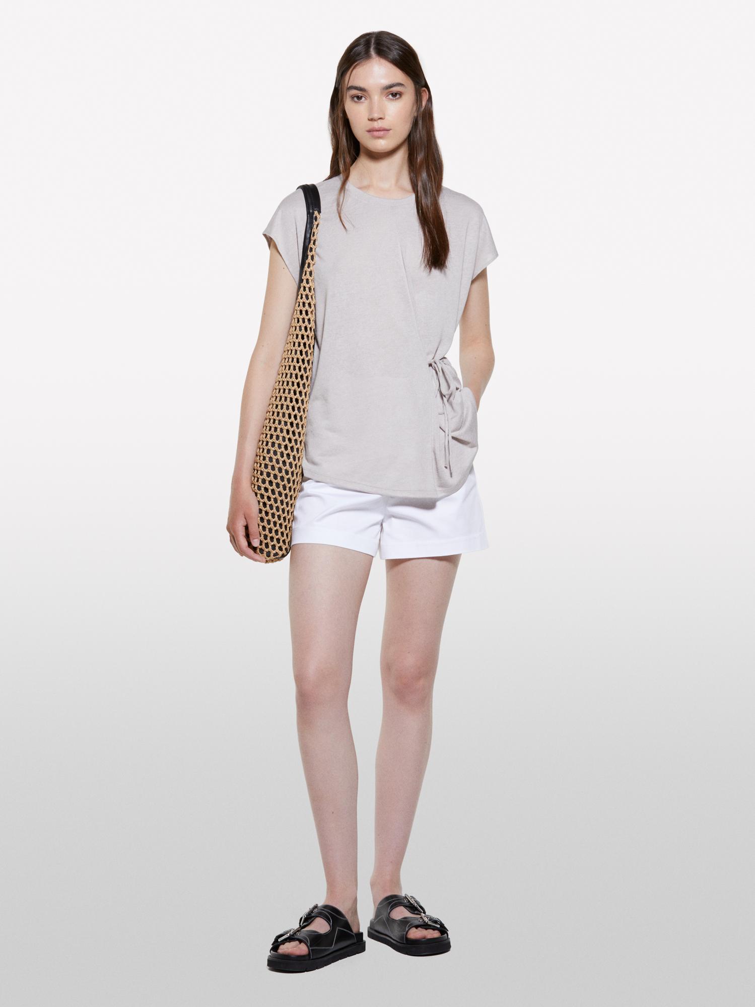  Kadın Gri Viskoz Karışımlı Önü Bağlama Detaylı Regular Fit T-Shirt