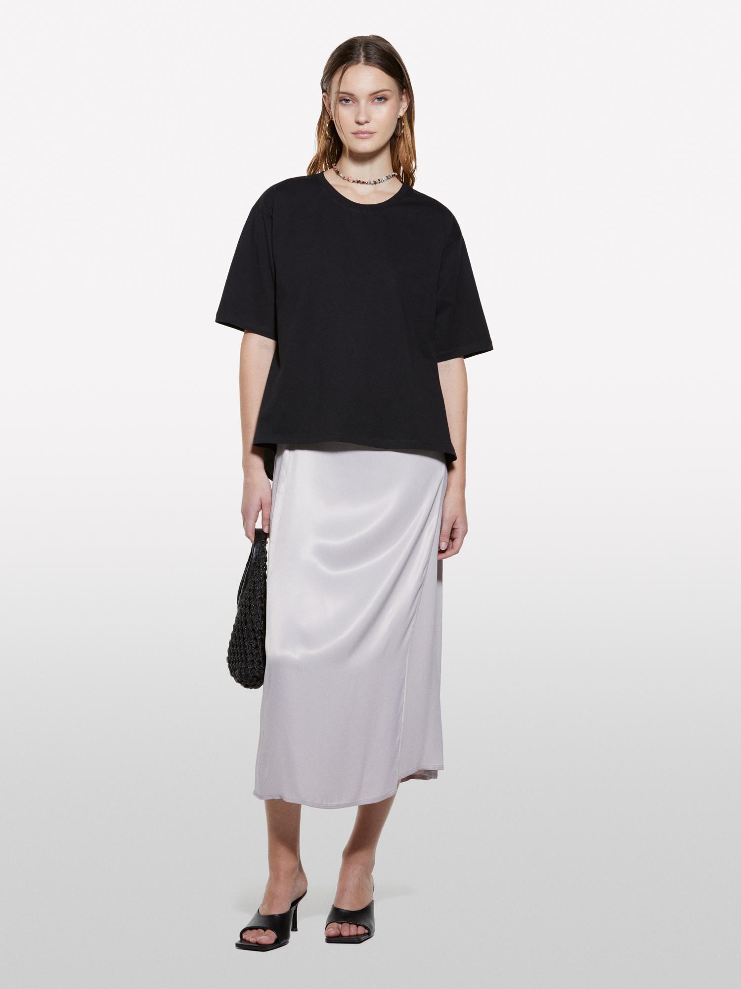  Kadın Siyah %100 Pamuk Arkası Bağcıklı Bisiklet Yaka Regular Fit T-Shirt