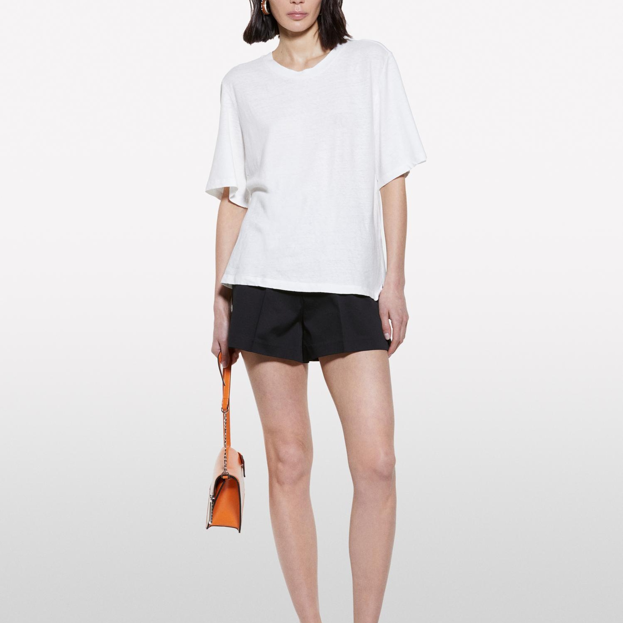 Kadın Kırık Beyaz Keten Karışımlı Bisiklet Yaka T-Shirt