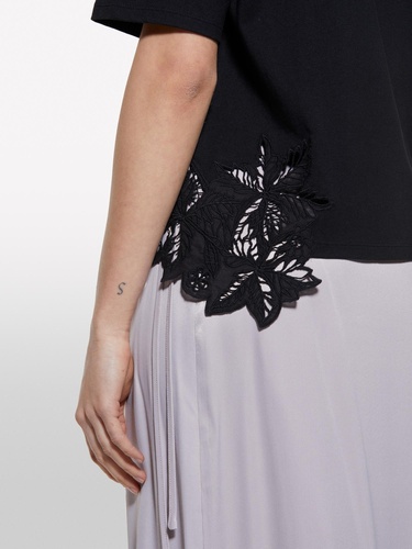  Kadın Siyah %100 Pamuk Nakış Detaylı Bisiklet Yaka Regular Fit T-Shirt