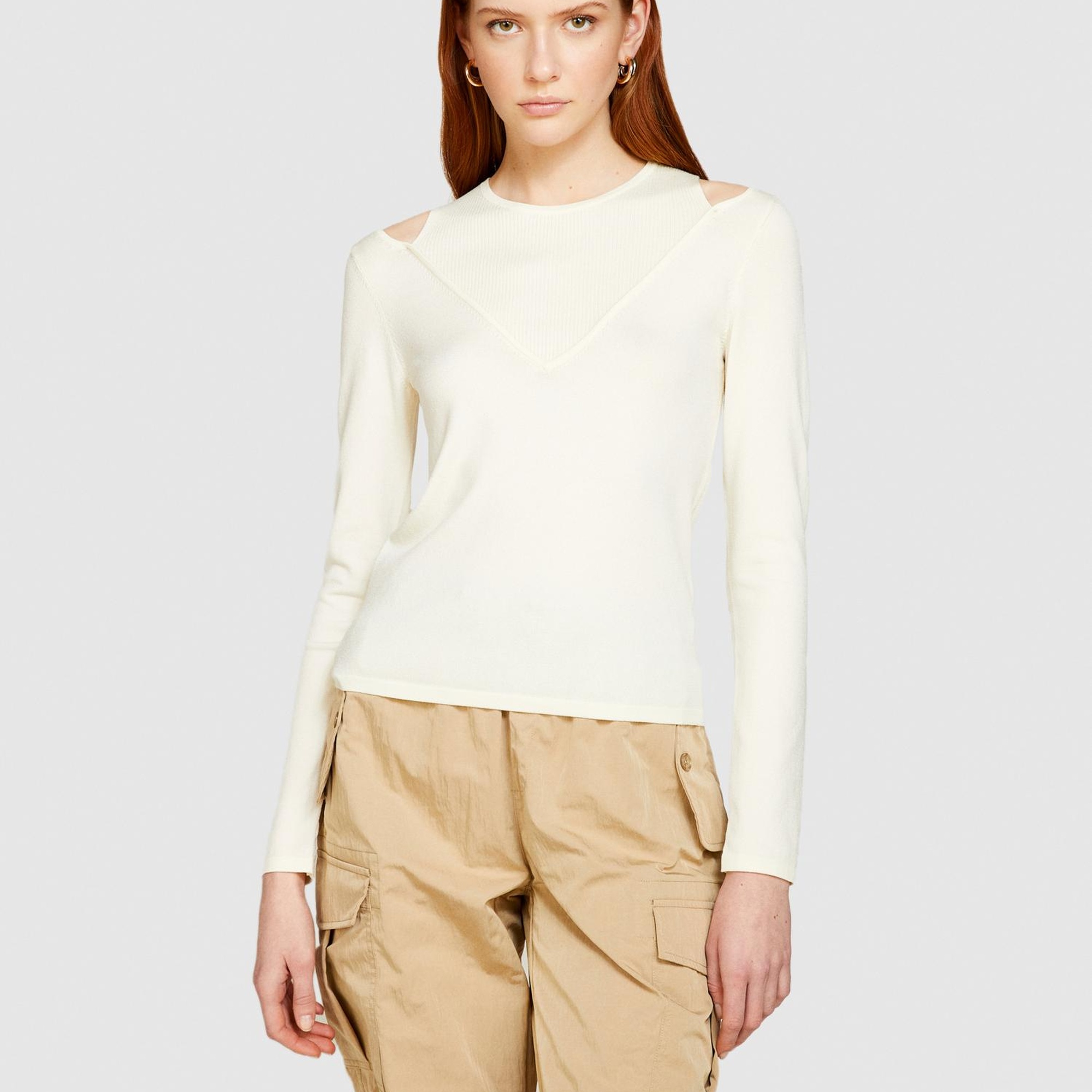 Kadın Krem Viskoz Karışımlı Önü Pencere Detaylı Dar Kesim Kazak