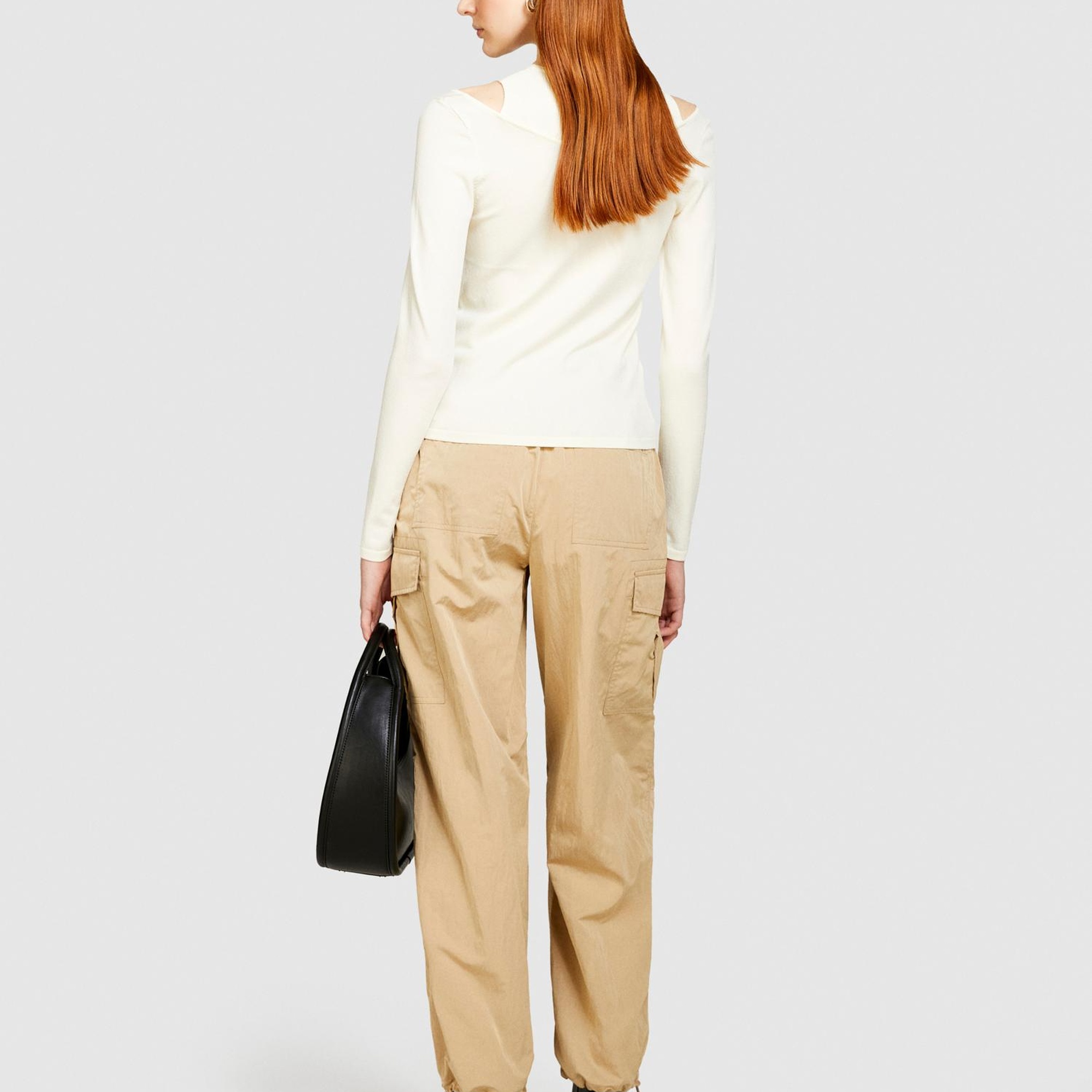 Kadın Krem Viskoz Karışımlı Önü Pencere Detaylı Dar Kesim Kazak