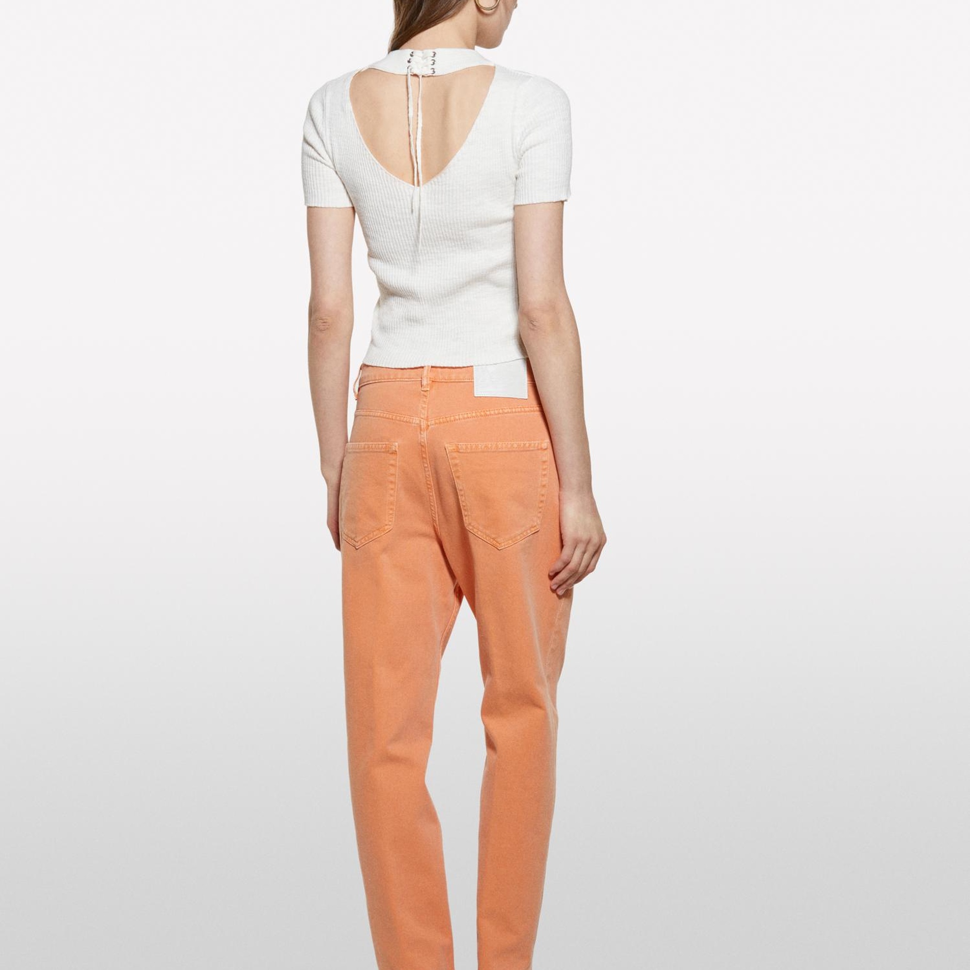 Kadın Kırık Beyaz Keten Karışımlı Slim Fit Kısa Kollu Kazak