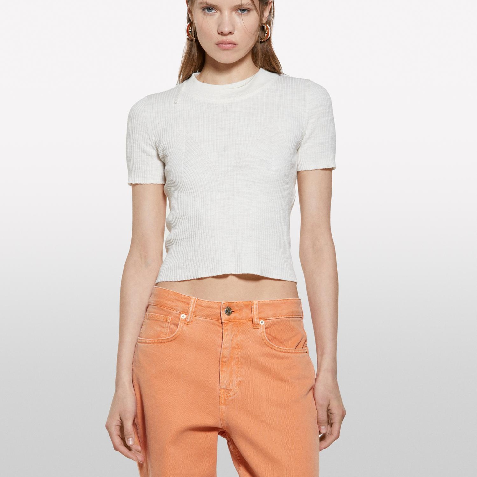 Kadın Kırık Beyaz Keten Karışımlı Slim Fit Kısa Kollu Kazak