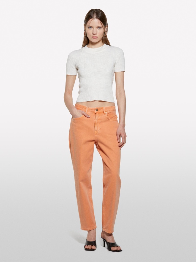  Kadın Kırık Beyaz Keten Karışımlı Slim Fit Kısa Kollu Kazak