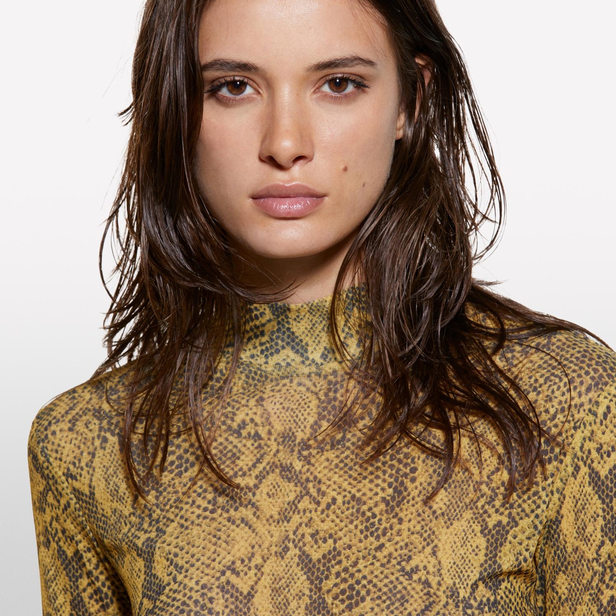 Kadın Sarı Baskılı Baskılı Dar Kesim Yüksek Yaka Uzun Kollu T-Shirt