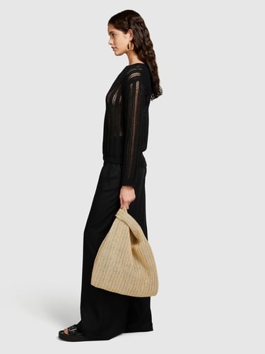  Kadın Siyah Pamuk Karışımlı Örgü Motifli Düşük Omuzlu Kayık Yaka Kazak