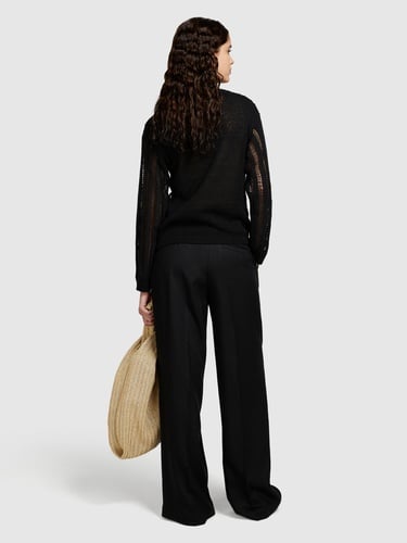  Kadın Siyah Pamuk Karışımlı Örgü Motifli Düşük Omuzlu Kayık Yaka Kazak