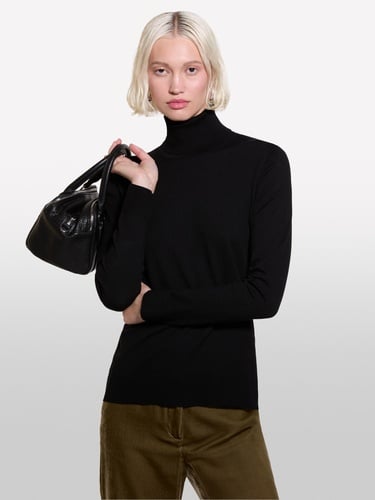  Kadın Siyah Viskoz Karışımlı Balıkçı Yaka Düz Kazak