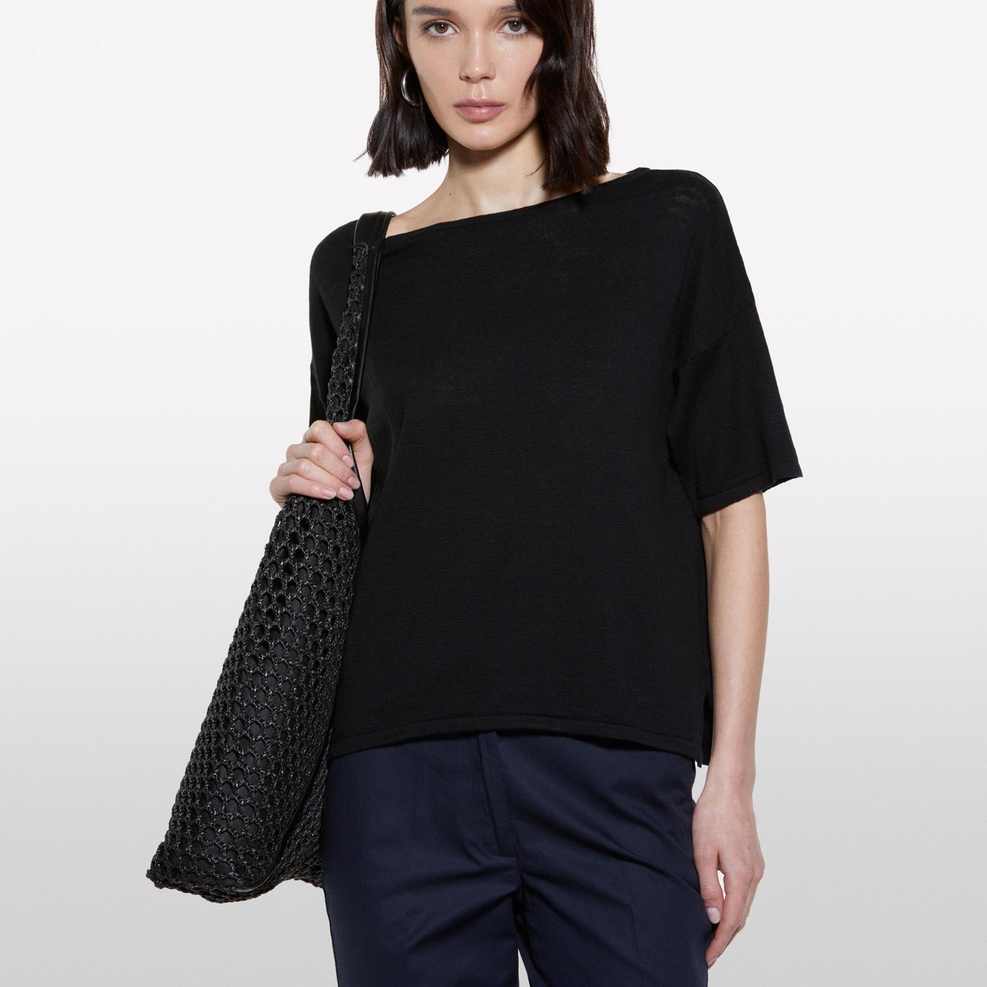 Kadın Siyah Keten Karışımlı Bisiklet Yaka Oversize T-Shirt