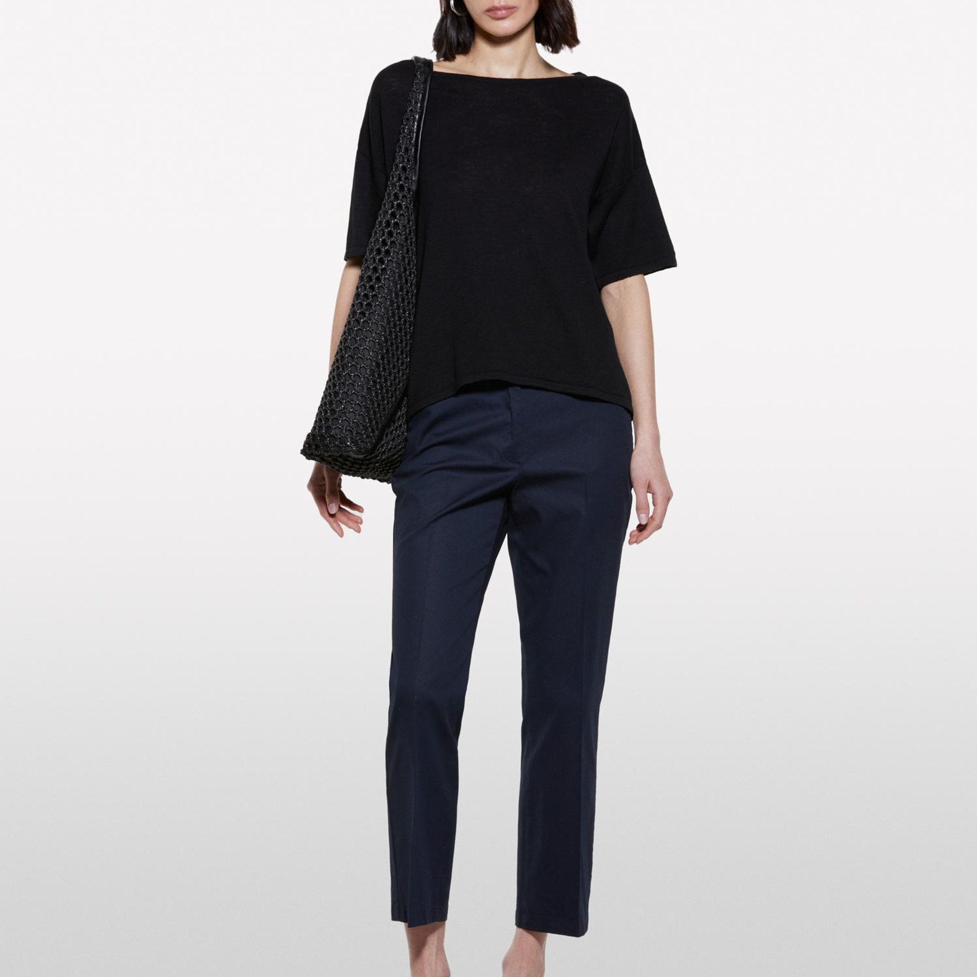 Kadın Siyah Keten Karışımlı Bisiklet Yaka Oversize T-Shirt