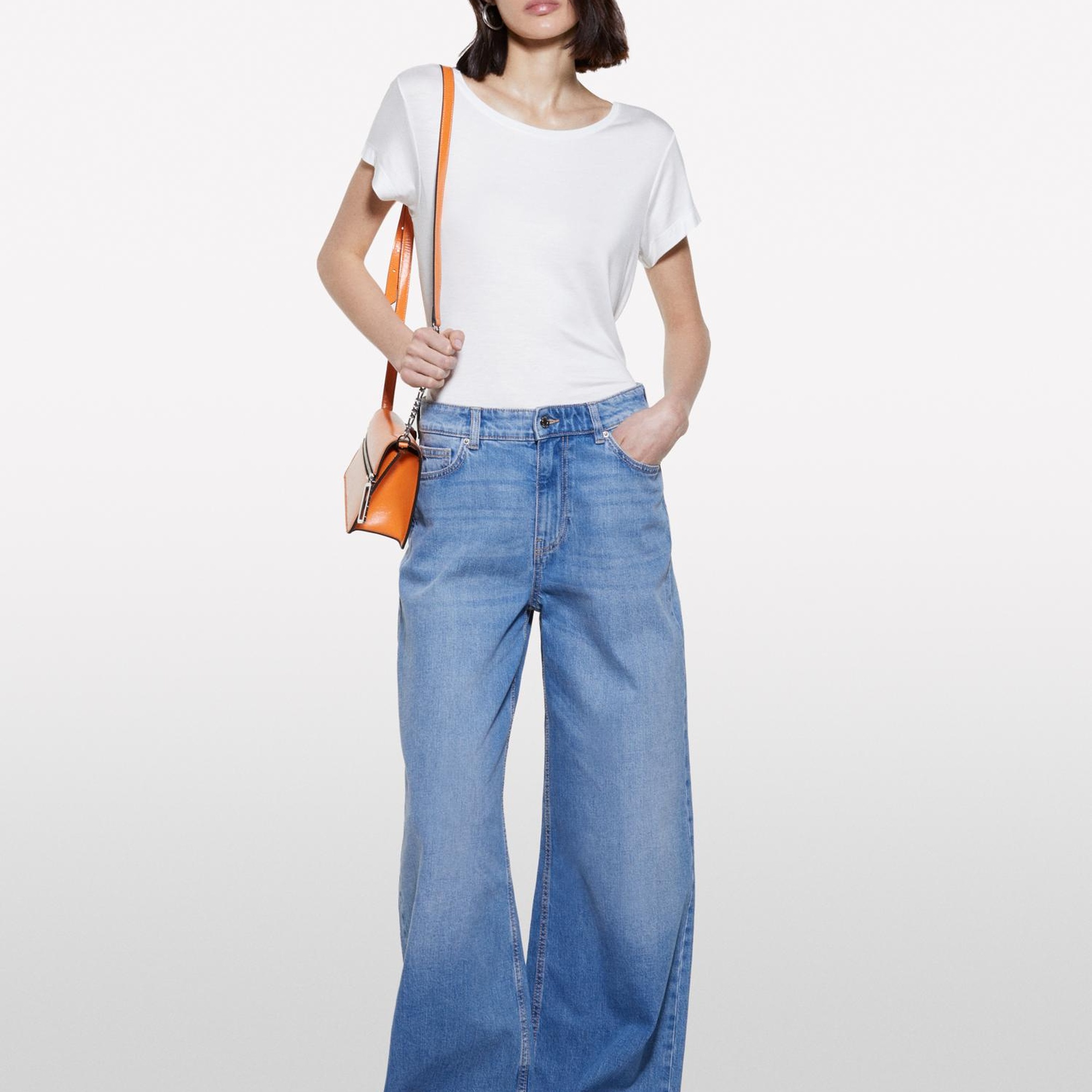 Kadın Kırık Beyaz Viskoz Karışımlı Bisiklet Yaka Regular Fit T-Shirt