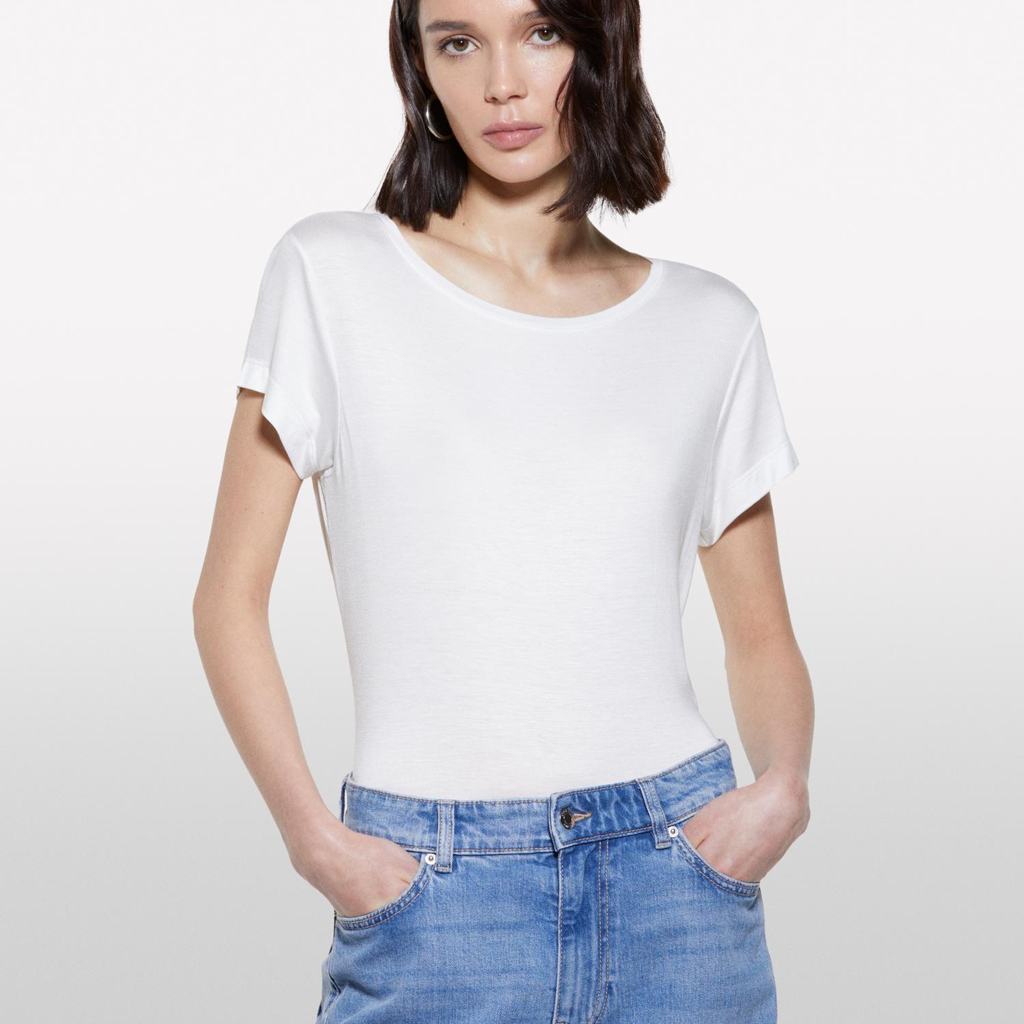 Kadın Kırık Beyaz Viskoz Karışımlı Bisiklet Yaka Regular Fit T-Shirt