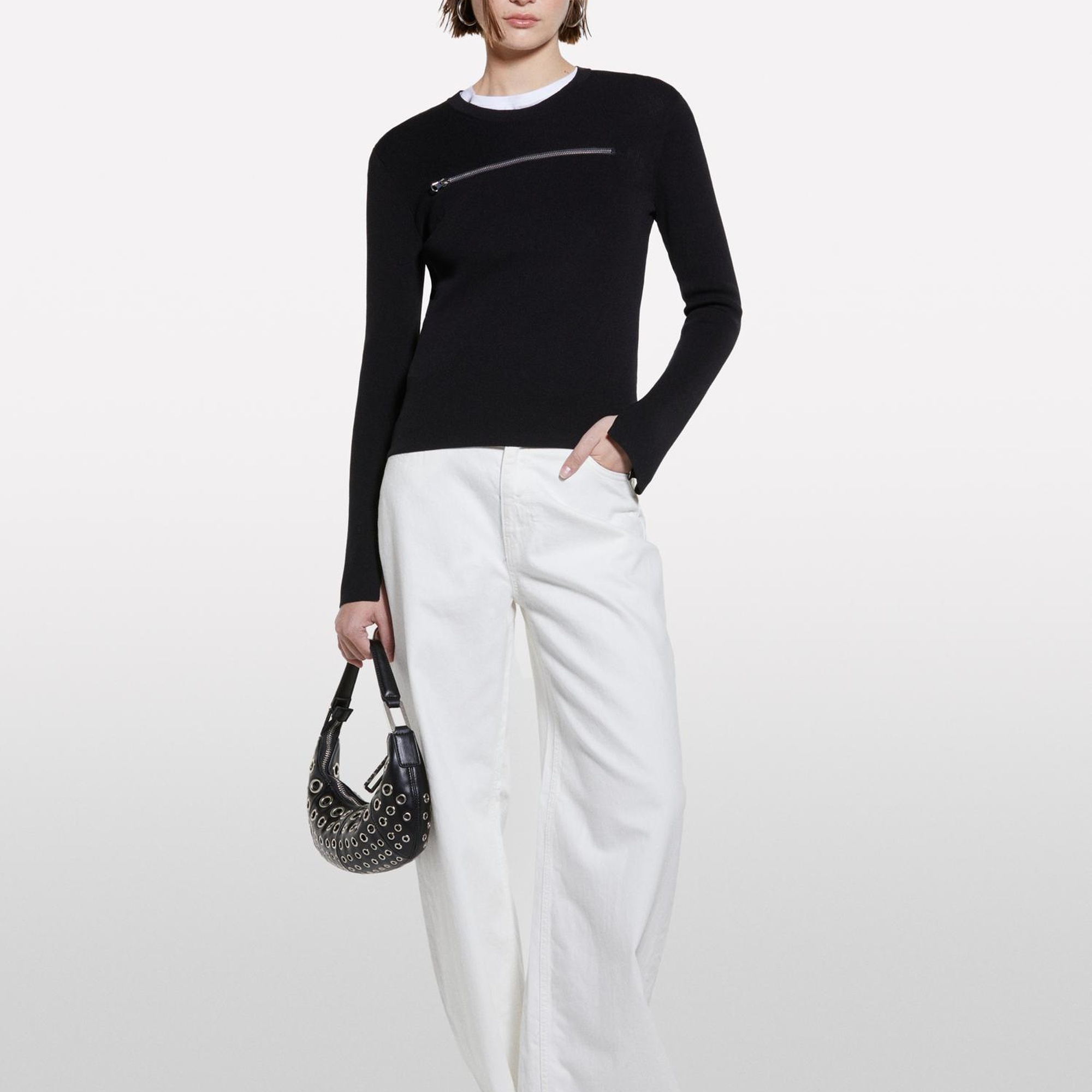 Kadın Siyah Viskoz Karışımlı Önü Detaylı Bisiklet Yaka Slim Fit Kazak