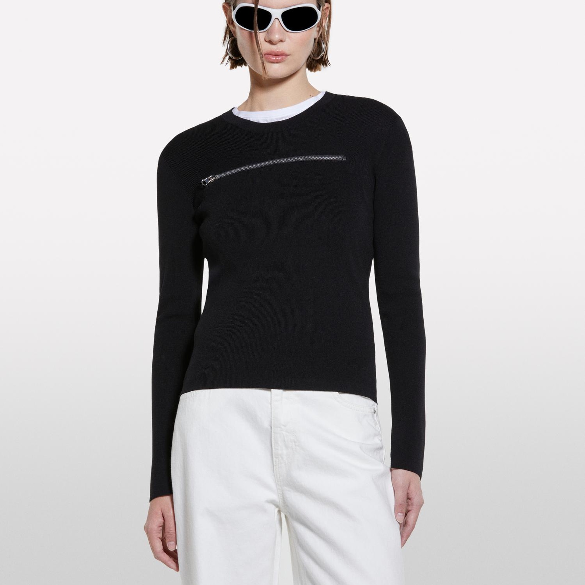 Kadın Siyah Viskoz Karışımlı Önü Detaylı Bisiklet Yaka Slim Fit Kazak