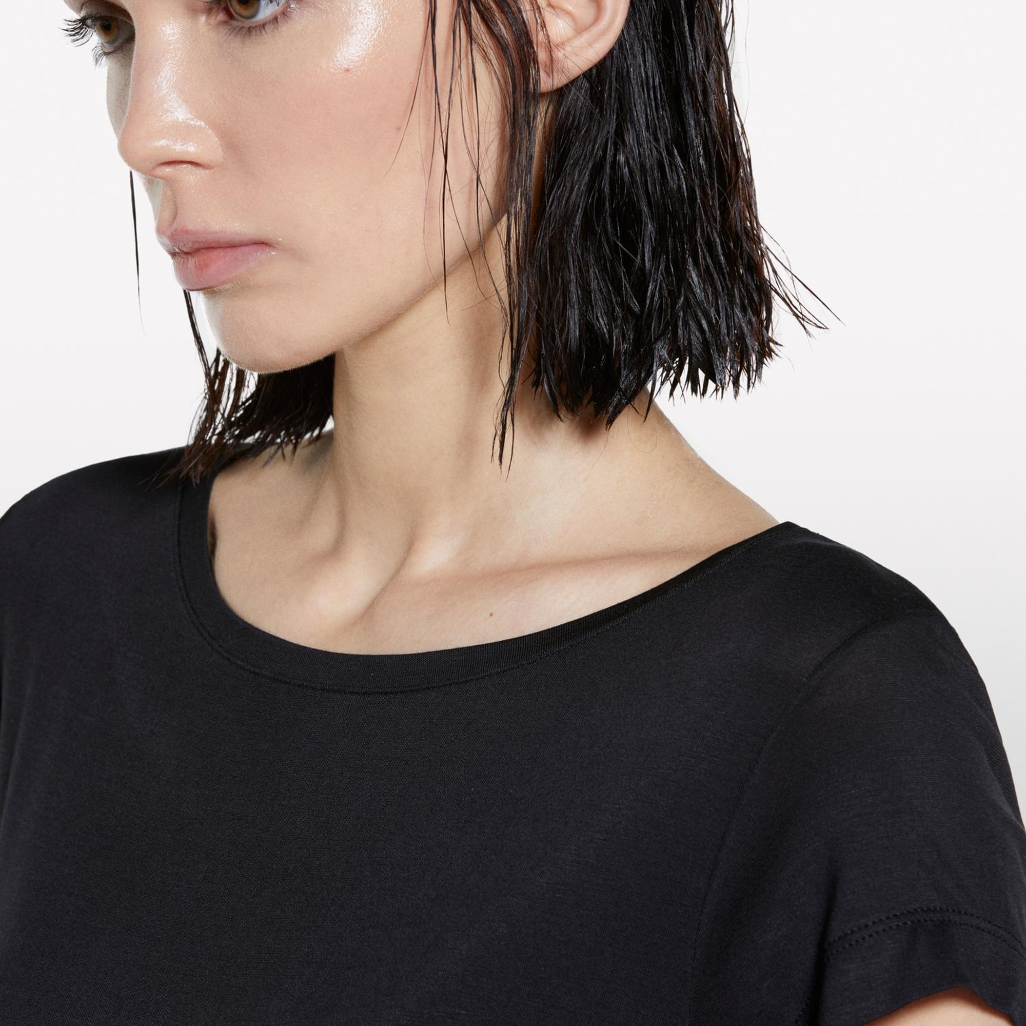 Kadın Siyah Viskoz Karışımlı Bisiklet Yaka Regular Fit T-Shirt