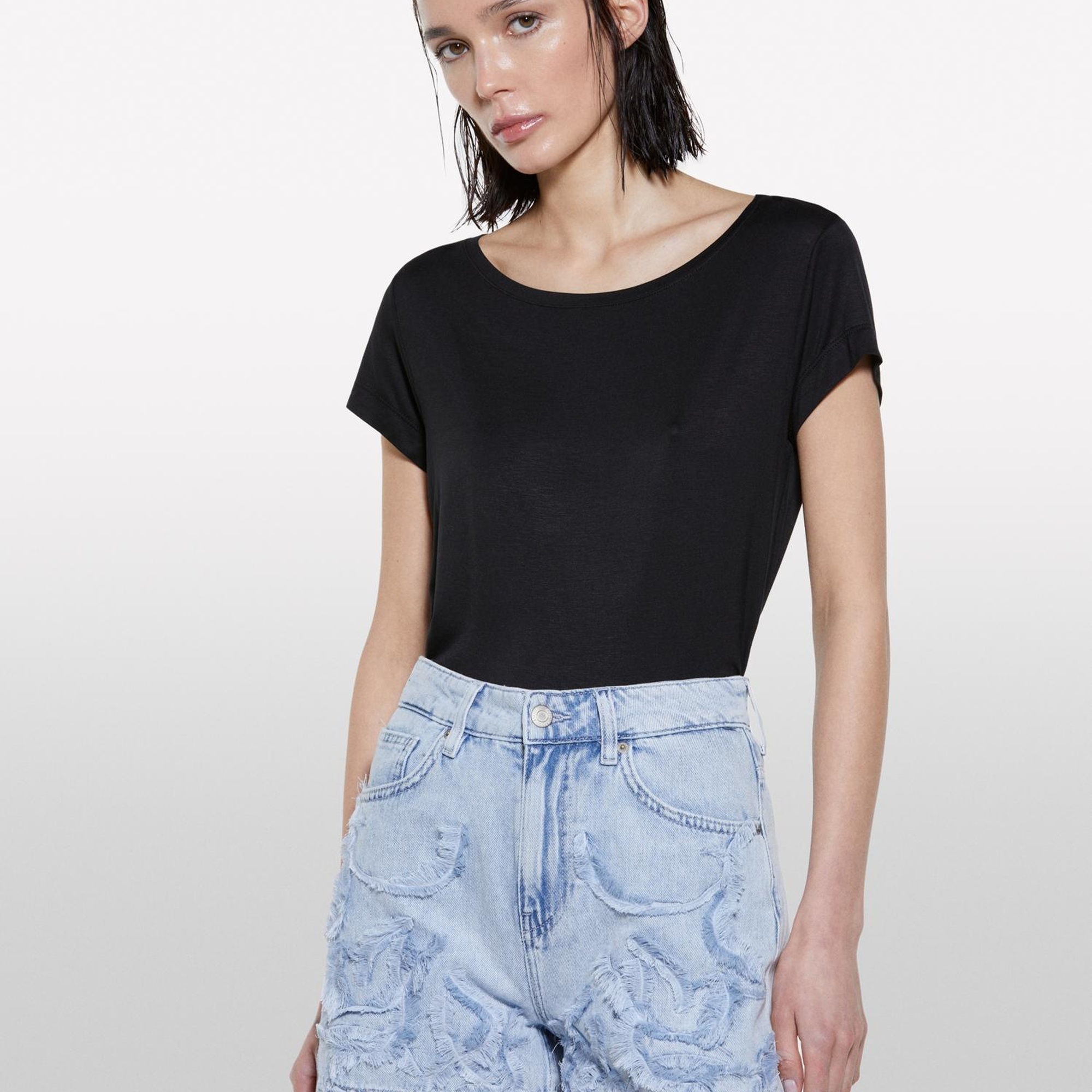 Kadın Siyah Viskoz Karışımlı Bisiklet Yaka Regular Fit T-Shirt