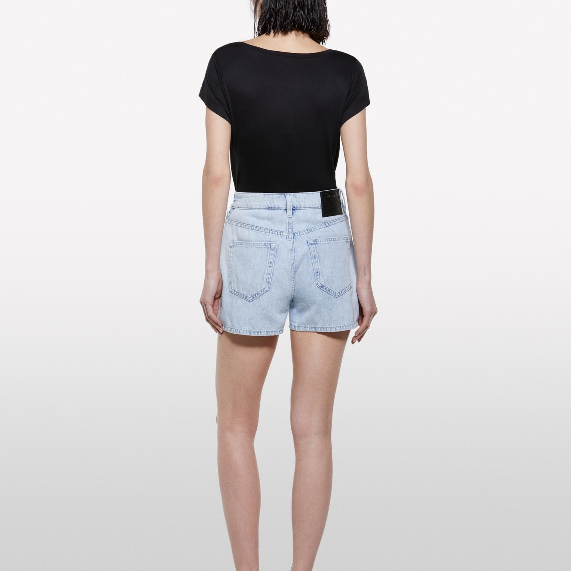 Kadın Siyah Viskoz Karışımlı Bisiklet Yaka Regular Fit T-Shirt