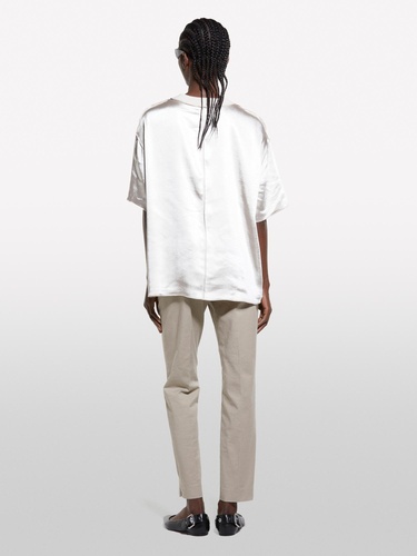  Kadın Beyaz Yakası Ribanalı Over Fit Saten T-Shirt