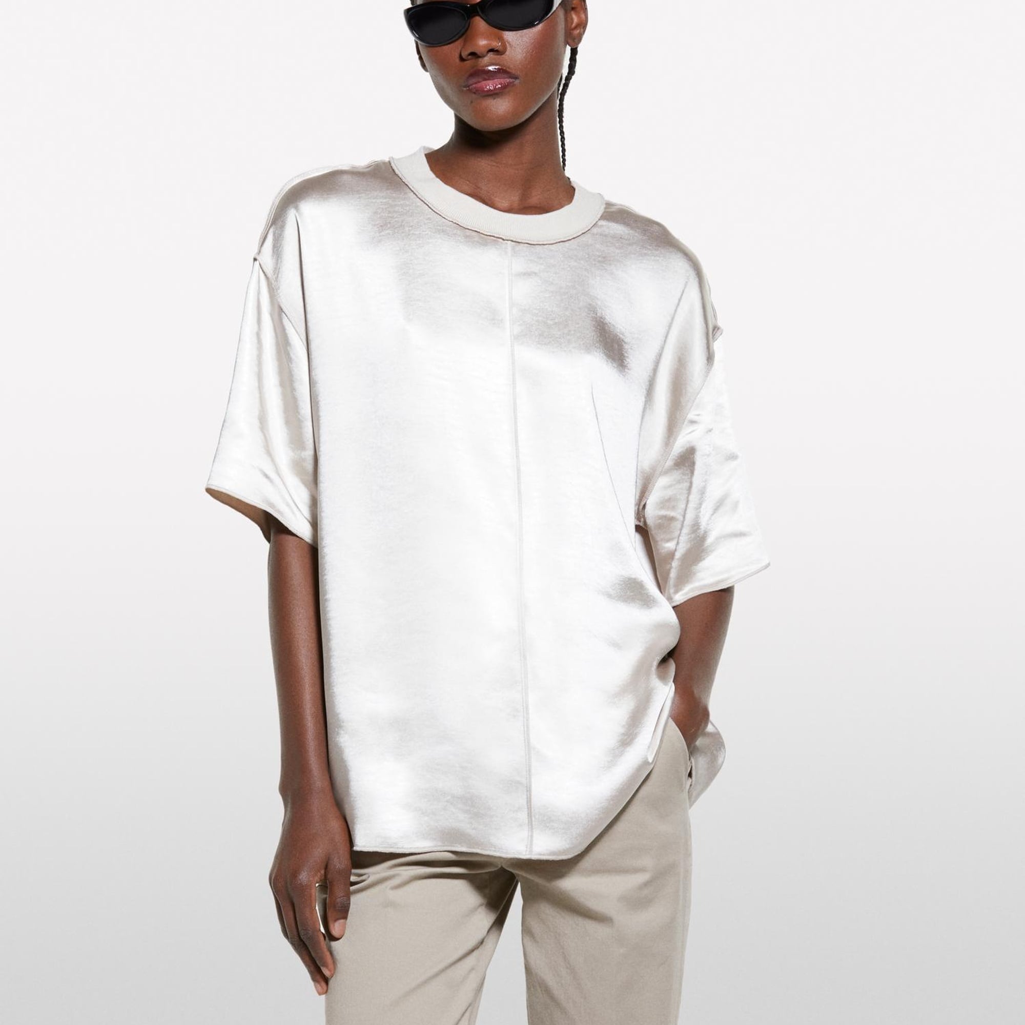 Kadın Beyaz Yakası Ribanalı Over Fit Saten T-Shirt