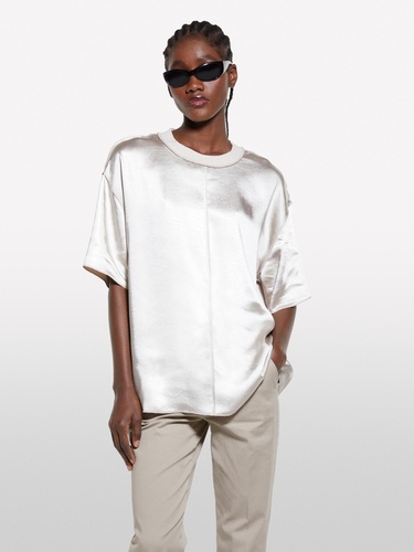  Kadın Beyaz Yakası Ribanalı Over Fit Saten T-Shirt