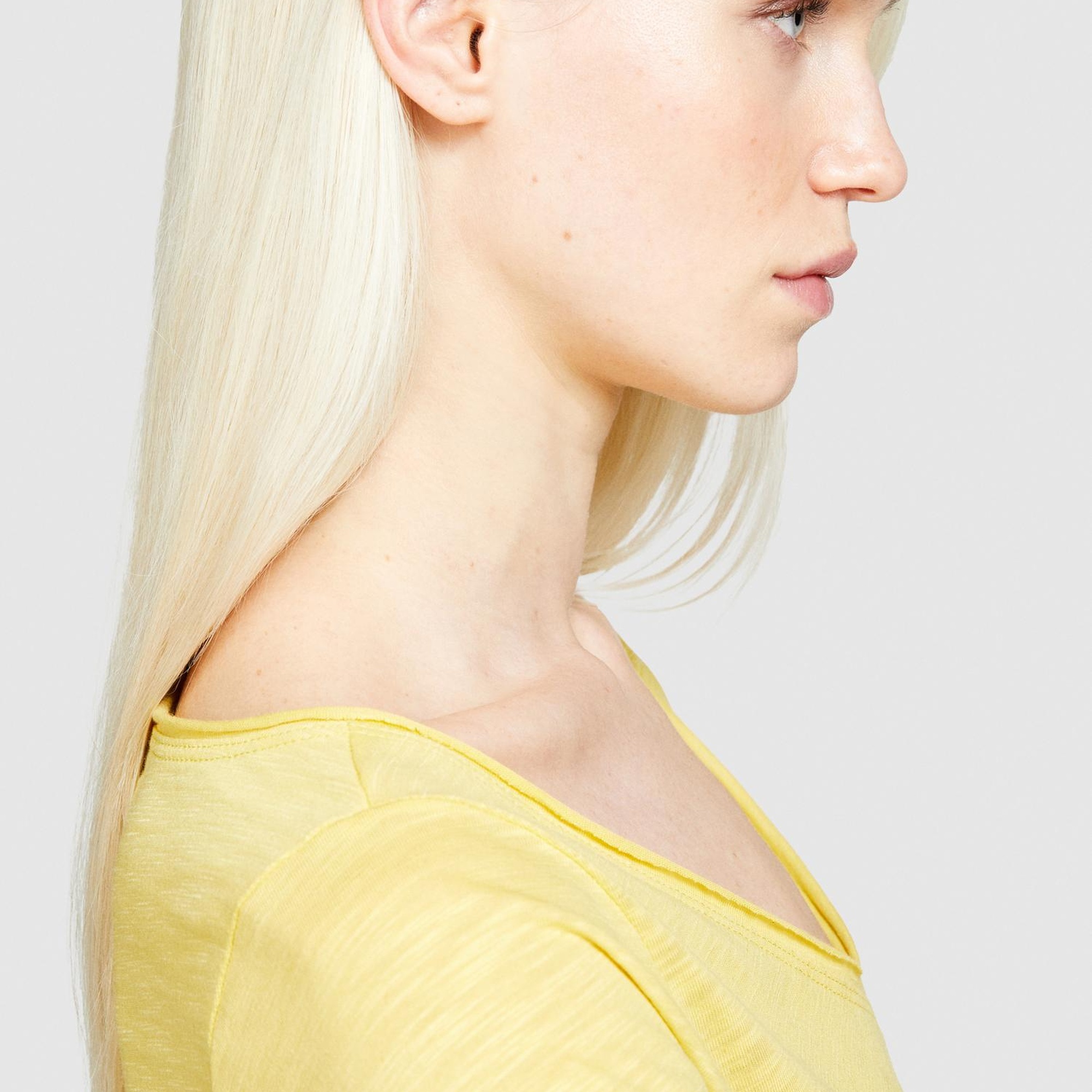 Kadın Sarı Pamuk Modal Karışımlı Normal Kalıp V Yaka Slub T-Shirt