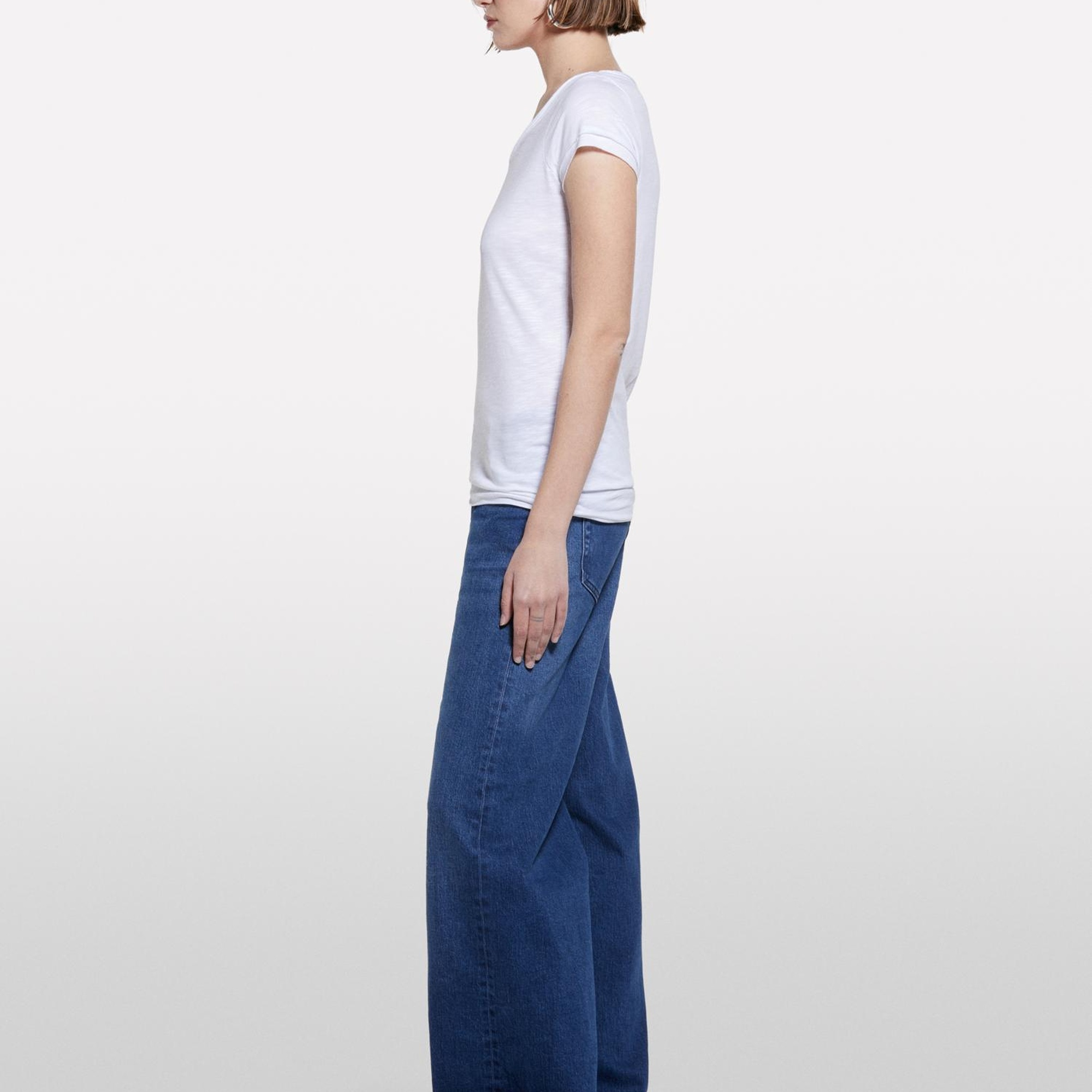 Kadın Beyaz Pamuk Modal Karışımlı Normal Kalıp V Yaka Slub T-Shirt