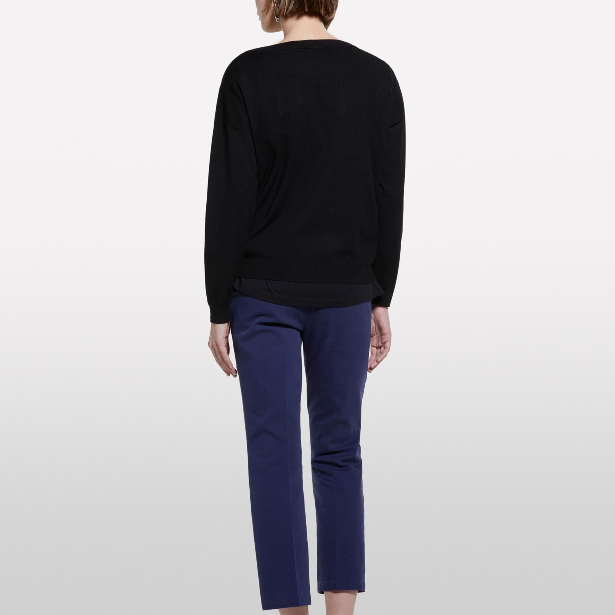 Kadın Siyah Viskoz Karışımlı Normal Kesim Düz Kayık Yaka Kazak