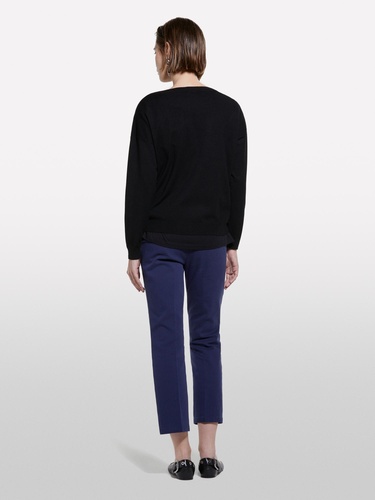  Kadın Siyah Viskoz Karışımlı Normal Kesim Düz Kayık Yaka Kazak