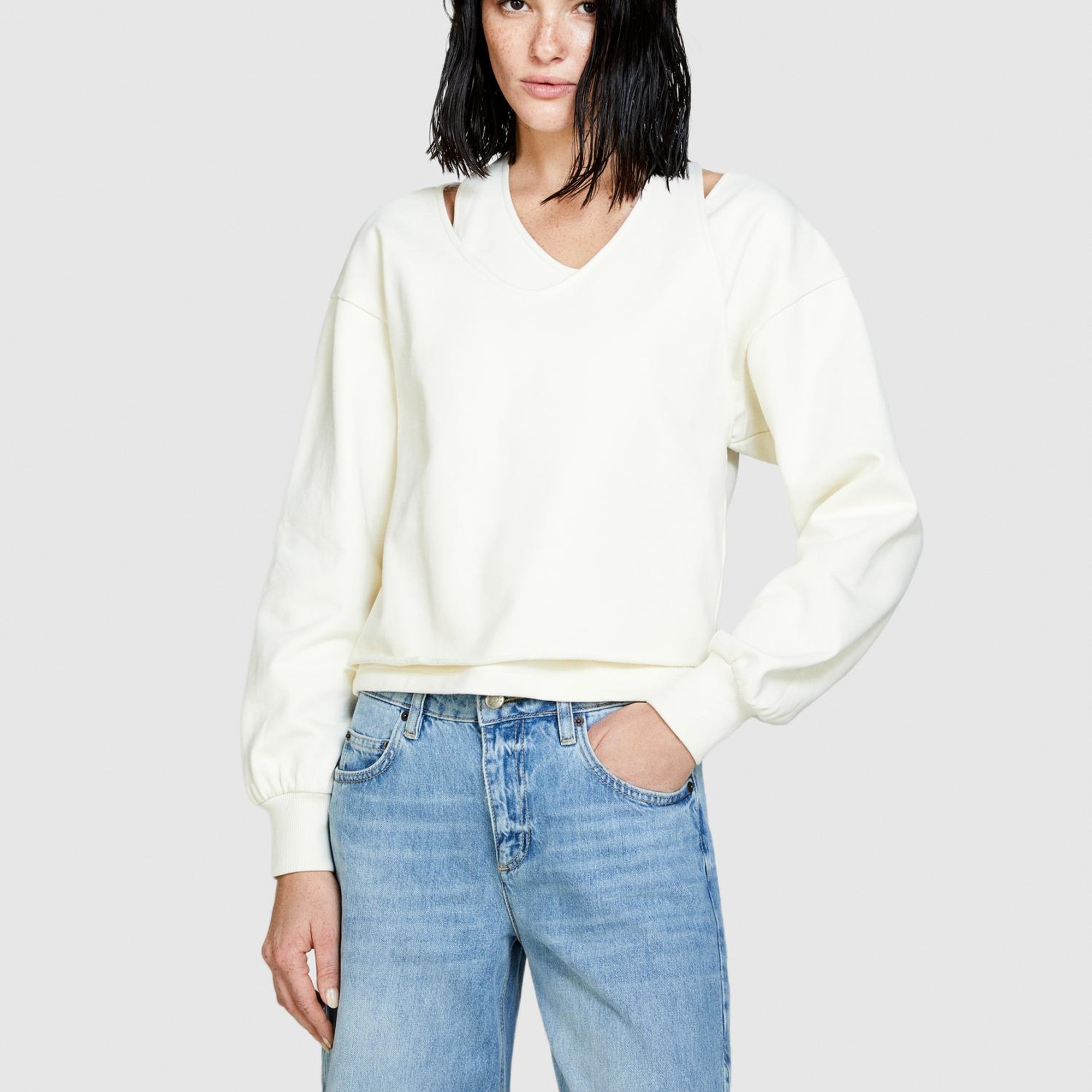 Kadın Krem %100 Pamuk Omuz Detaylı Kısa Kazak