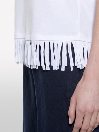  Kadın Beyaz Pamuklu Ucu Püsküllü Bisiklet Yaka Regular Fit T-Shirt