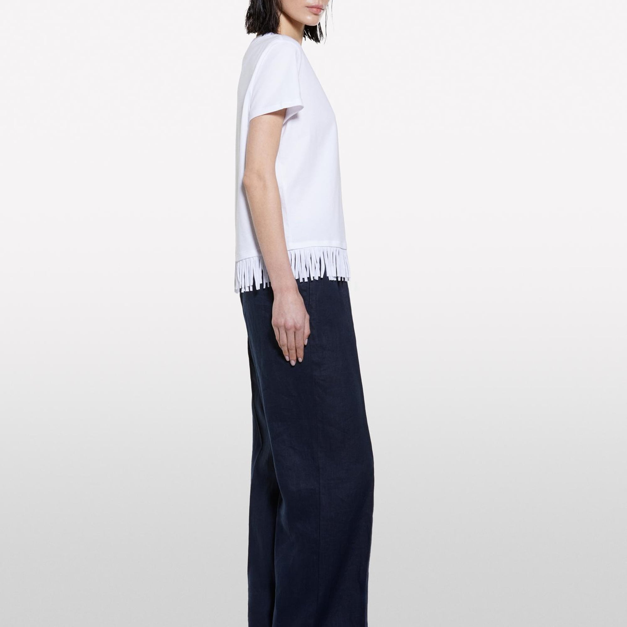 Kadın Beyaz Pamuklu Ucu Püsküllü Bisiklet Yaka Regular Fit T-Shirt