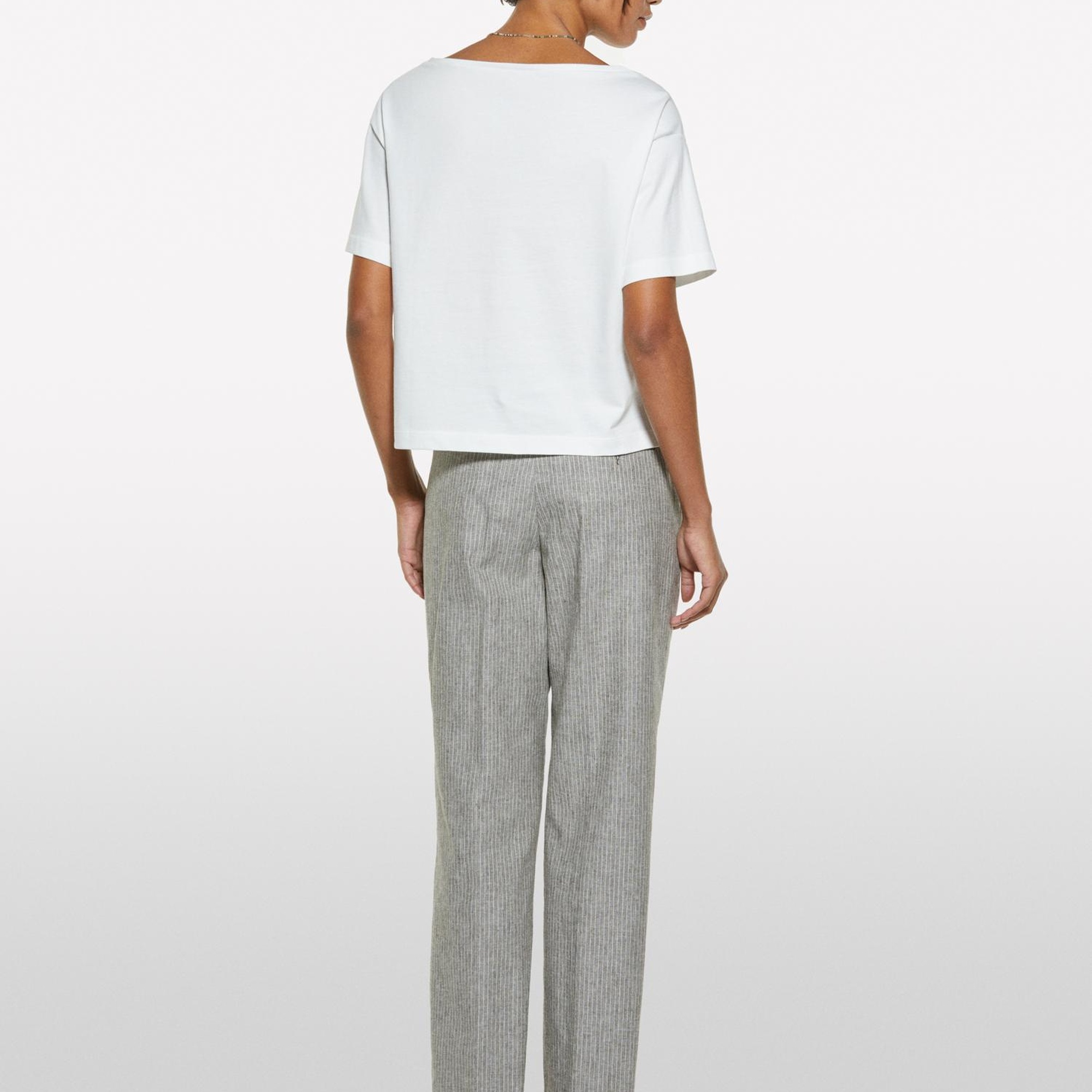 Kadın Kırık Beyaz %100 Pamuk Kayık Yaka Boxy Fit Crop T-Shirt