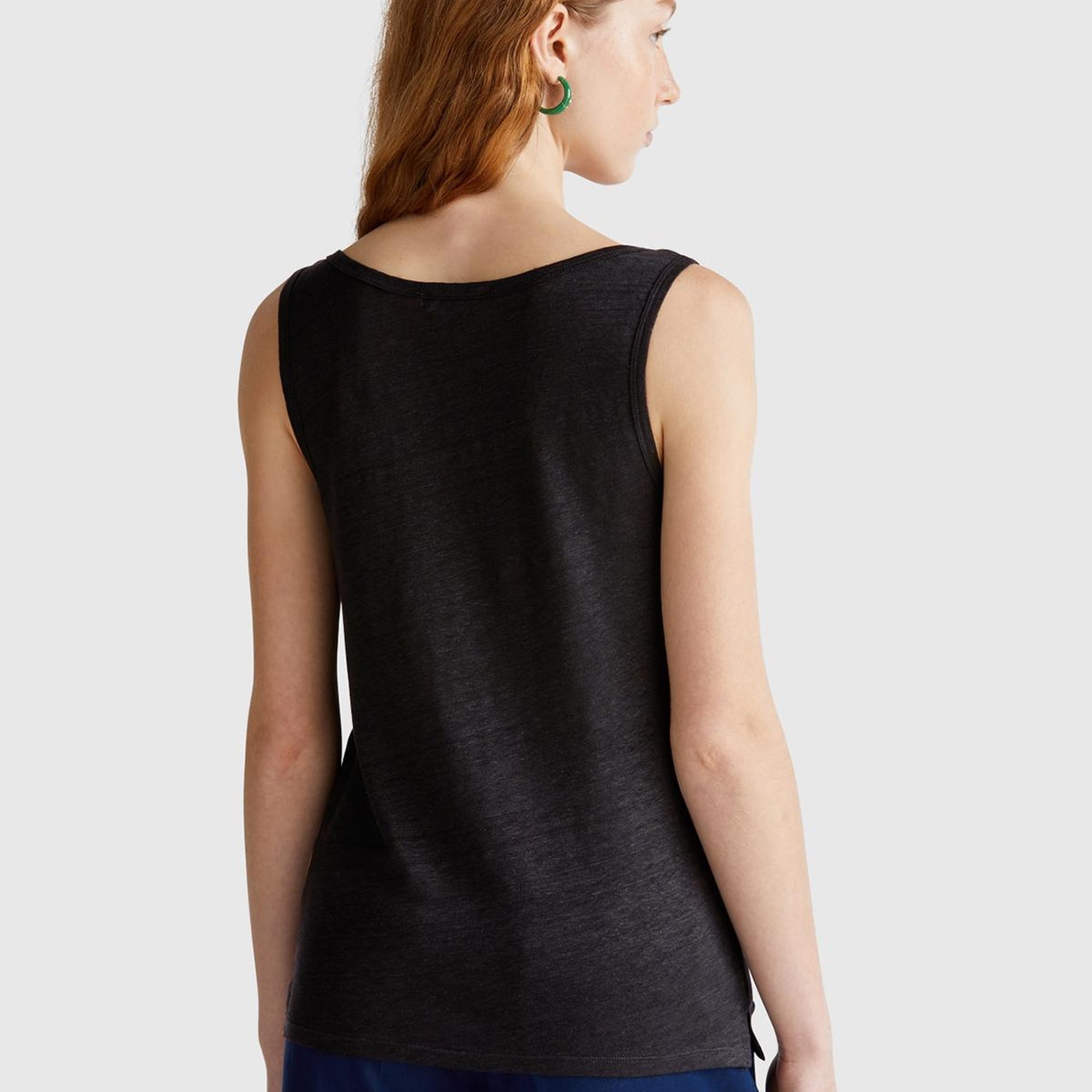 Kadın Siyah %100 Keten Yanları Yırtmaçlı Regular Fit Yuvarlak Yaka Atlet