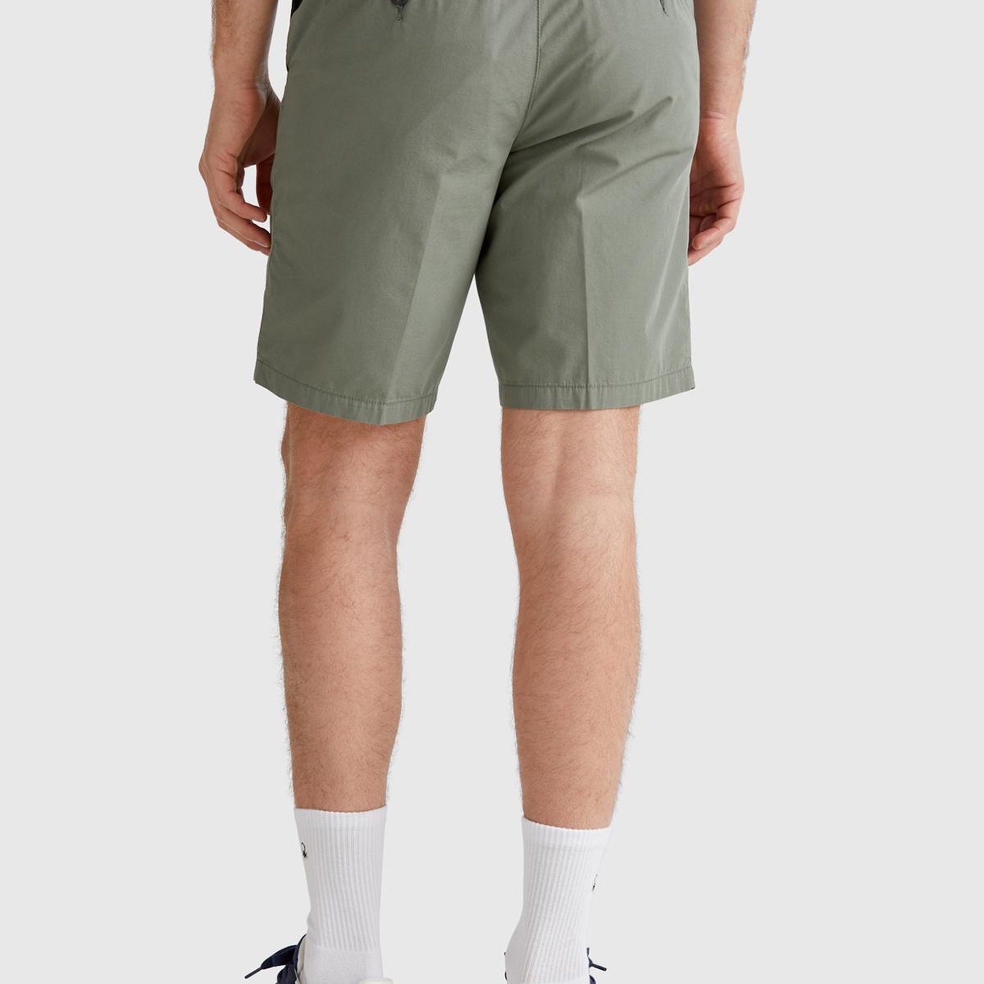 Erkek Soluk Yeşil %100 Koton Paraşüt Kumaş Bermuda Şort